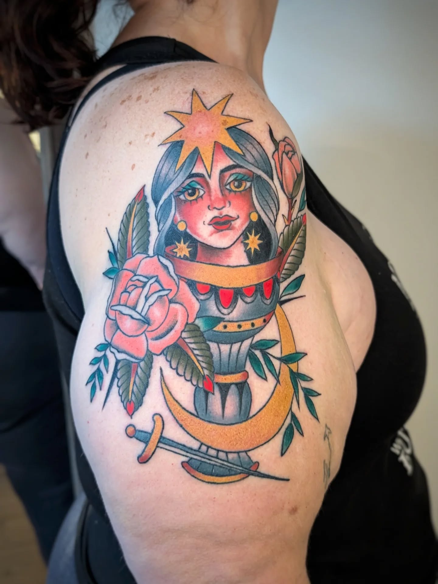 Intuitive tarot tattoo and protection talisman for Amy June.
Reminding her that it's okay to put down her sword and refocus on what is closest to her.. trusting in the guidance and allowing herself to soften and surrender. 🙏🏻
#intuitivetattoo #tarottattoo #sedonatattooshop #sedonatattoo #tattoosedona
