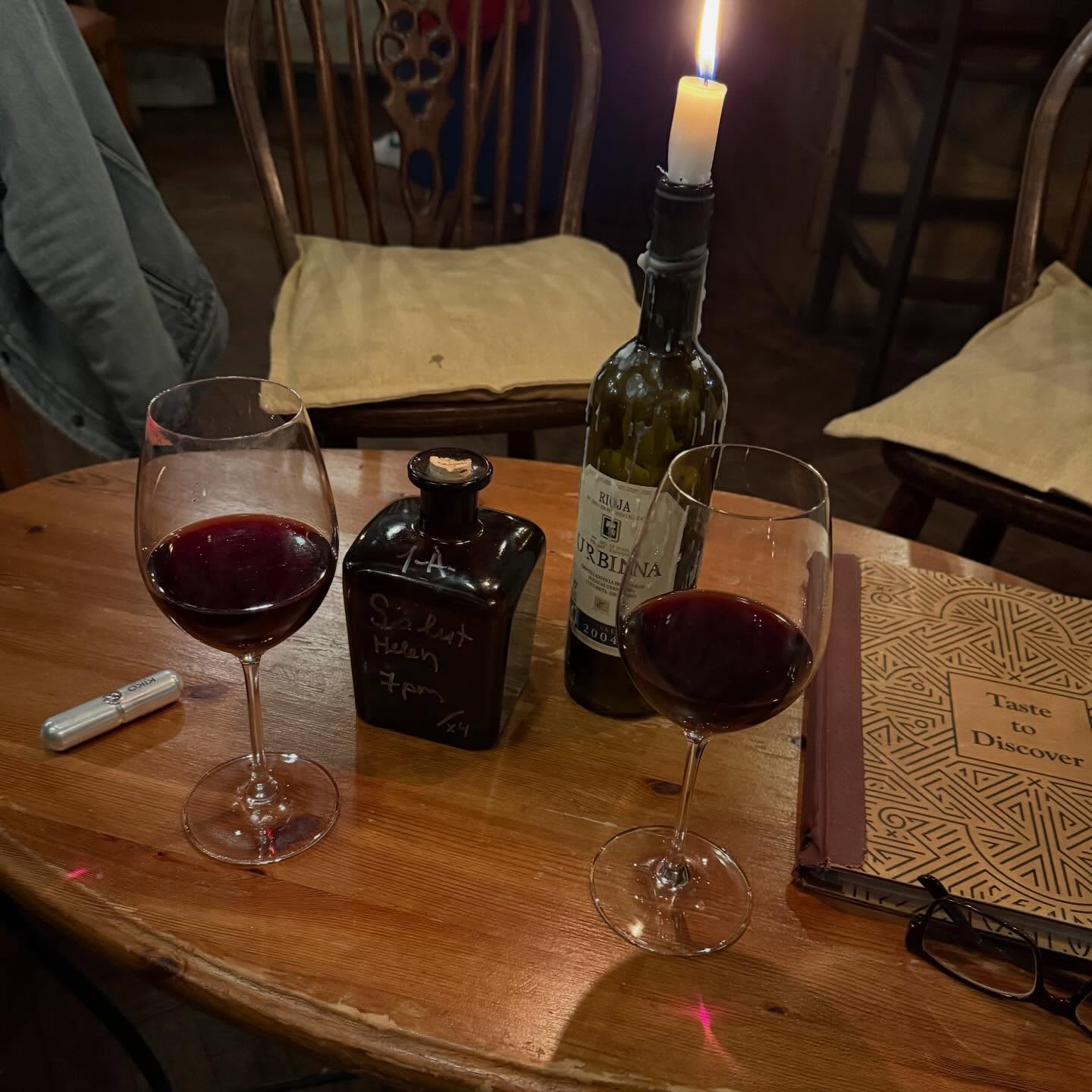 A wonderful night in Woking ending up at @cellar_magnifique - an absolute must if you’re in the area! Thank you @hiltonwoking @loftwoking 😍
#weekend #winelovers #surrey