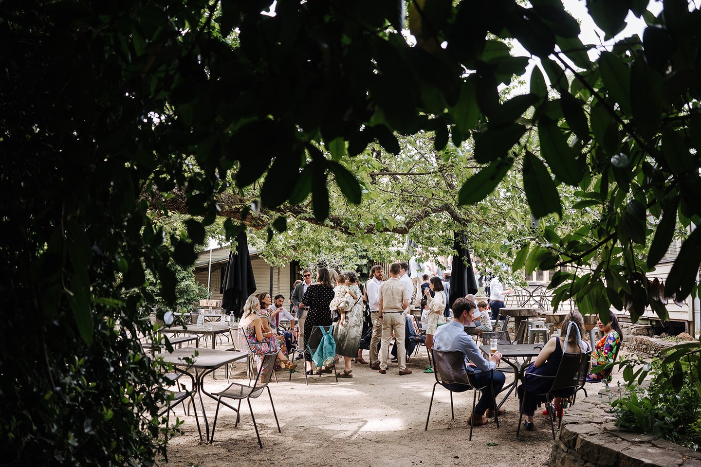 The beer garden at The Cosmo is one of those spots that works just as well for two as it does for ten. Drop in after a walk, meet friends for a drink, or let lunch stretch into the afternoon - there's no fixed agenda here.
Open for lunch and dinner Wednesday to Sunday, with woodfired pizza running Thursday through Sunday.
Image via @finderseekerphotography
http://thecosmopolitanhotel.com.au/food-drink
#cosmotrentham #trenthamvictoria #macedonranges #countrypub #thecosmopolitanhotel