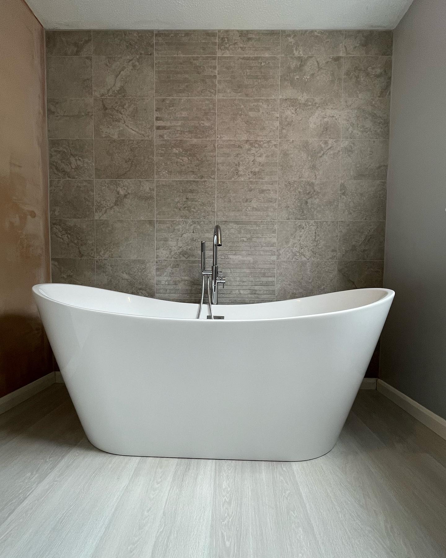 Full transformation on this bathroom swipe for the before and after
.
.
.
.
#plumberschoice #plumbproud #plumber #plumberslife #plumbinglife👷 #plumbingporn #bathroom #bathroomdesign #bathroominspiration #bathroomremodeling #plumbingbristol