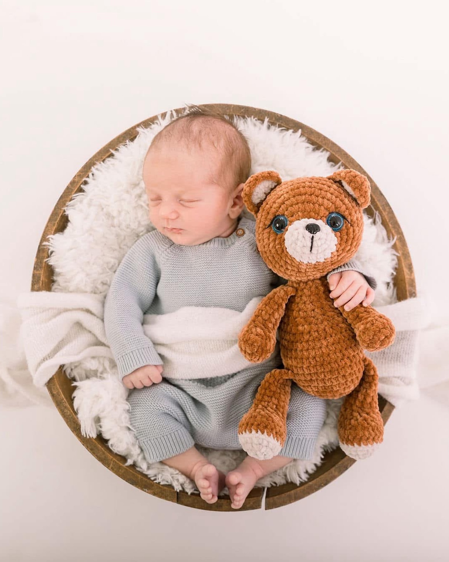 From newborn to 1 year! Happy Birthday cutie!🧸