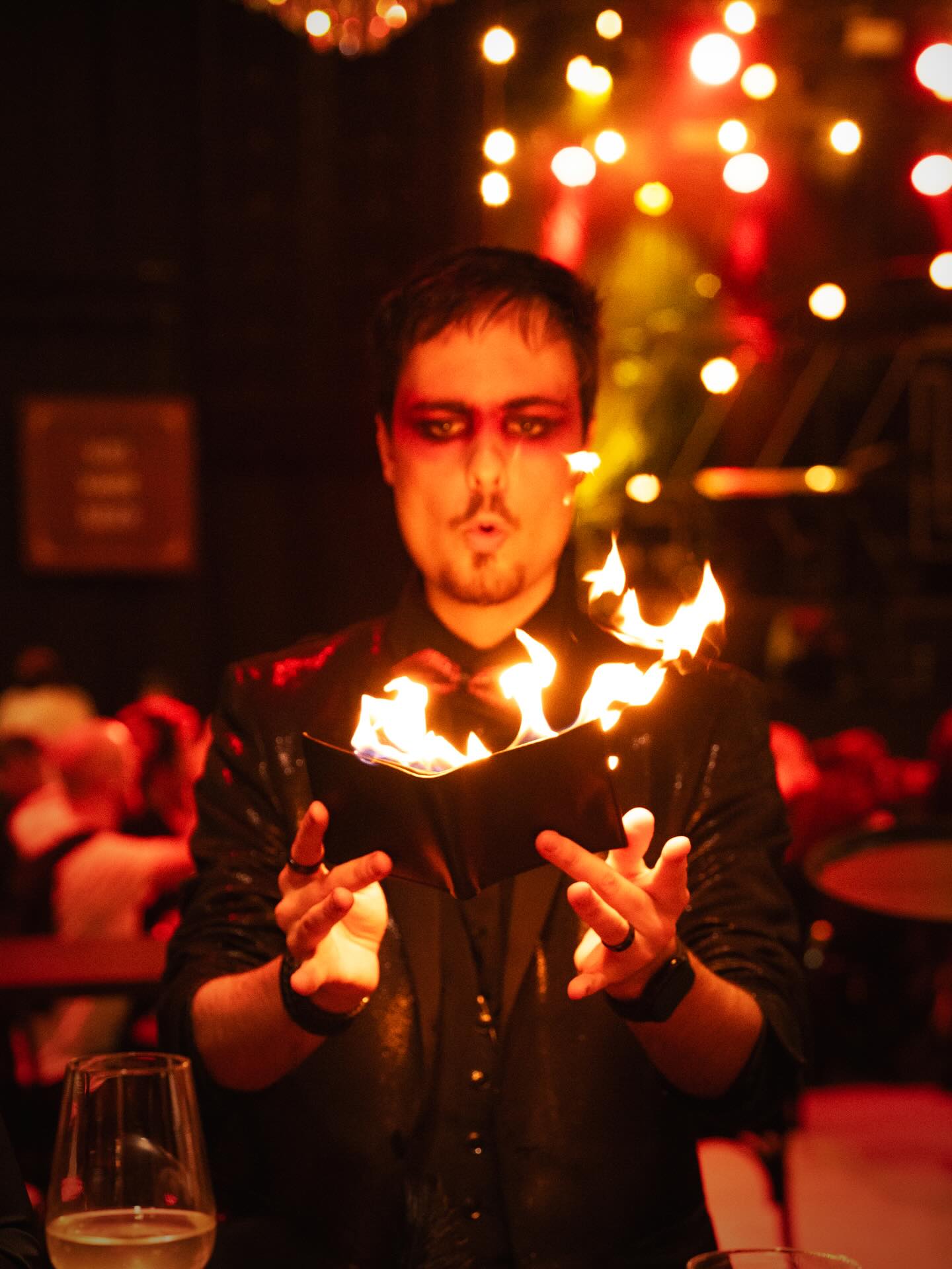 Just out here, sparking some joy 🔥 #entertainment #event #magic #goochelaar #fire