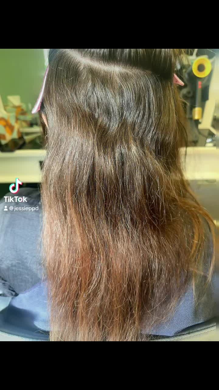 Caramel & dark chocolate tones are a vibe and I’m here for it😍
#happyhair #joicolumishine #loveyourself #joico #thecornishhairdresser