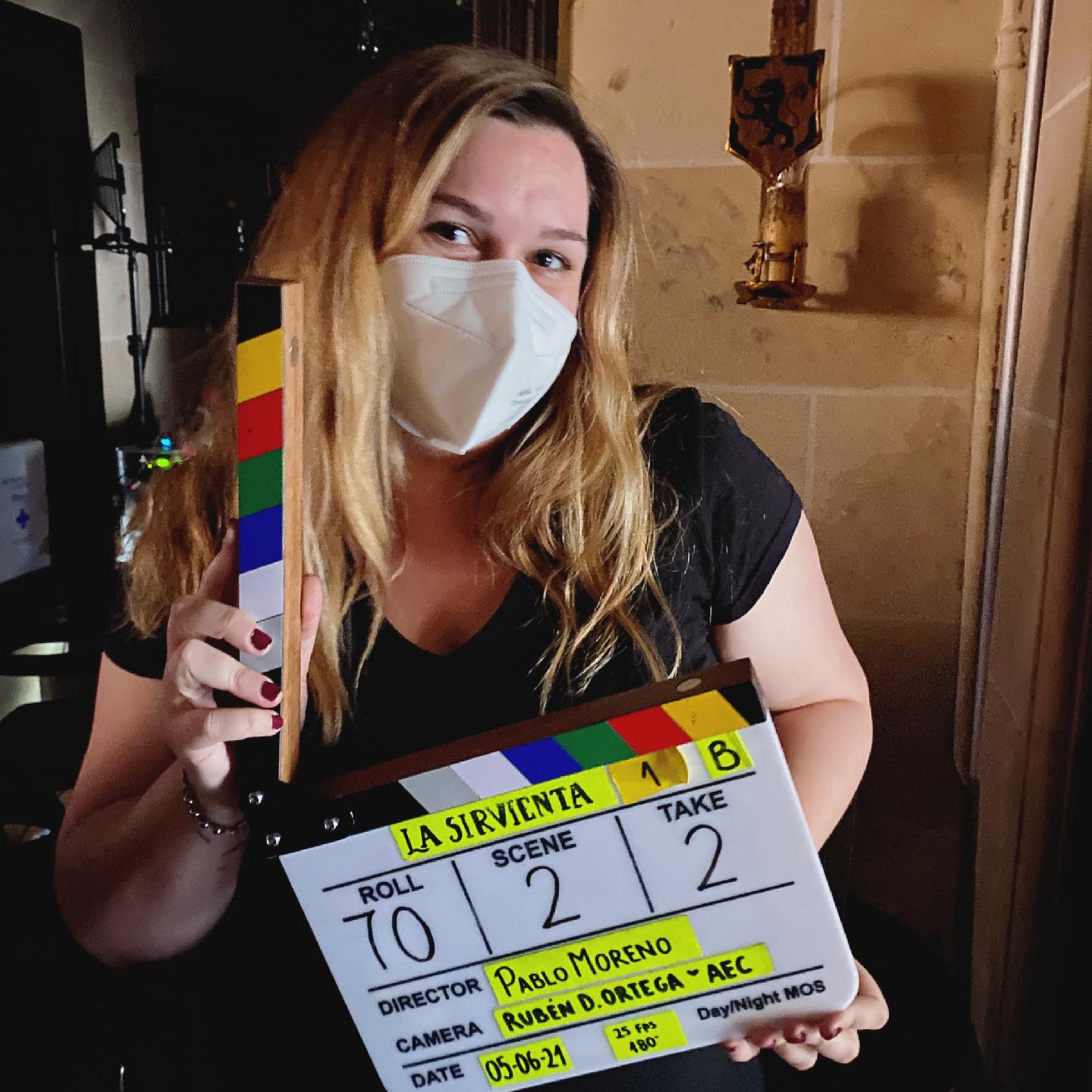 Fin de otro proyecto muy emocionante y en un ámbito nuevo para mi, es la primera película en la que participo y ha sido toda una aventura y un autentico placer! Gracias a todos el equipo de @contracorrienteproducciones que son como una gran familia y nos han hecho sentir parte de ella. Mil gracias a mis compañeras que han sido lo mejorcito de todo @marcelate_makeup_hair @cristinufa @yaizavegas Y un gracias muy especial para @virginia_pelegrin por contar conmigo desde el minuto 1 🥰🥰🥰 y ser tan genial!!👏🏻👏🏻👏🏻 Espero poder decir, nos vemos en la próxima 😘😘😘
.
.
.
.
.
.
.
.
.
.
.
.
#lasirvienta #pablomoreno #pelicula #cine #contracorrienteproducciones #treecolumns #maquillaje #peluqueria #maquillajedecine #claqueta #ultimasecuencia #film #ciudadrodrigo #salamanca #pasionpormitrabajo #nuevasexperiencias #makeup #makeupartist