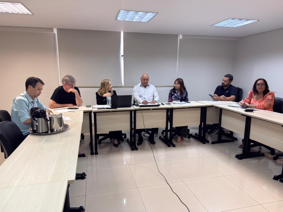 Assembleia Geral do SINVEST
Nesta segunda-feira, 16 de março, foi realizada a Assembleia Geral do Sindicato das Indústrias do Vestuário no Estado de Goiás – SINVEST, às 17h, em segunda convocação, conforme previsto em Estatuto.
A Assembleia reuniu empresas do setor para tratar de temas relevantes para o fortalecimento da indústria do vestuário em Goiás, reforçando o papel do Sindicato na representação e defesa dos interesses do setor.
O SINVEST segue trabalhando para fortalecer a indústria da moda goiana e ampliar o diálogo com as empresas do segmento.
#SINVEST #IndústriaDaModa #Vestuário #IndústriaGoiana