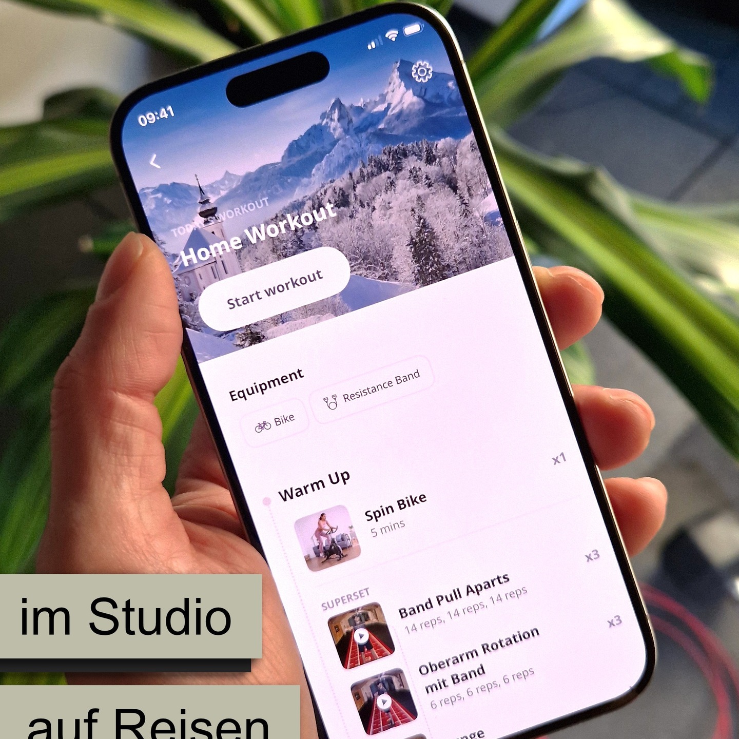 Training sollte sich deinem Leben anpassen – nicht umgekehrt.
Viele Menschen glauben immer noch, dass sie nur dann effektiv trainieren können, wenn sie regelmäßig ins Fitnessstudio gehen.
Die Realität meiner Kund:innen sieht oft anders aus:
Job, Familie, Reisen, Termine – und plötzlich bleibt kaum Zeit für Training.
Genau deshalb arbeite ich mit meinen Kund:innen auch über meine HS_Training APP.
Egal ob
• im Studio
• auf Reisen
• oder daheim
sie haben ihren individuellen Trainingsplan immer dabei – mit Videos, Struktur und persönlicher Betreuung.
Das bedeutet:
✔ Klarer Plan statt planlos trainieren
✔ Flexibilität im Alltag
✔ Fortschritt trotz vollem Terminkalender
Und das Wichtigste:
Hinter der App steht kein anonymes Programm, sondern echtes Coaching durch mich als Personal Trainer.
Denn ein Trainingsplan ist nur so gut wie die Betreuung dahinter.
Wenn du wissen möchtest, wie strukturiertes Training auch in deinen Alltag passt, melde dich gerne bei mir.#personaltraining #fitnesscoaching #gesundheit #training #onlinecoaching #fitnessmotivation #gesundeswien