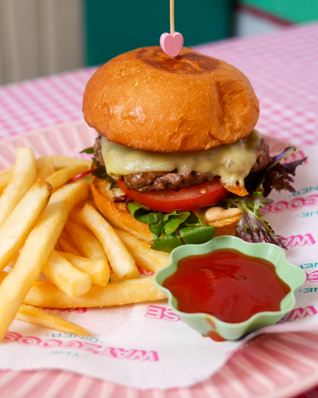 Do you know we won the @askrozbm ‘Who Makes the Best Burgers in the Blue Mountains’ poll..?!?!
Come and try one of yummy burgers to see why 🍔 🎉
This is our much-loved Beef Burger which features locally made beef patties from our neighbours at Leura Butchery, tomato, cheese, lettuce, pickles, and our housemade ranch 🤤