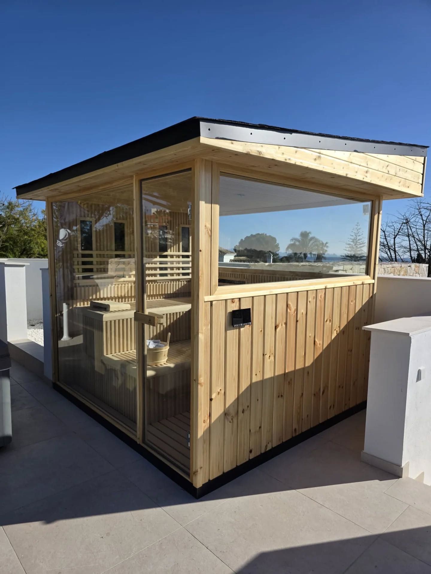 Sauna installation on a rooftop in San Pedro.