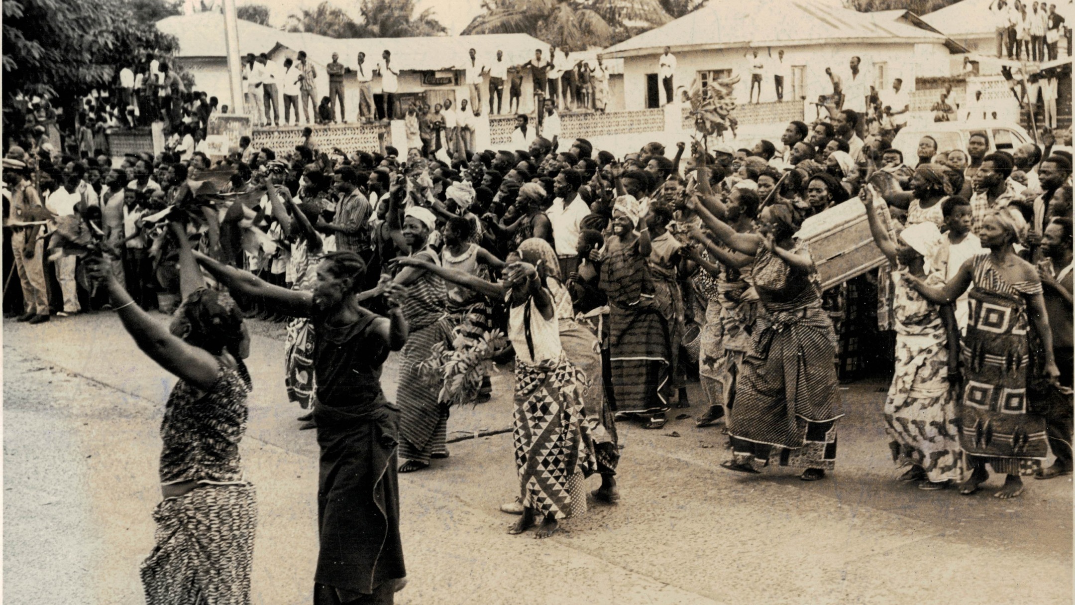 Lieven Storme vintage African photography and tribal art.
Picture of the day #134.
Heart4Darkness offers a collection of over 5,000 original vintage photographs that illuminate the rich cultural history and heritage of the African continent. All photographs have been assessed for authenticity, artistic quality, and condition of preservation and are unmounted or disbound unless explicitly stated otherwise.
Photographer: Unknown (Associated Press).
Title: untitled (Parade Léopoldville 1965 12 02).
Date: 1965.
Country: Democratic Republic of the Congo.
Medium: unmounted gelatin silver print.
Size: 18,1 x 23,9 cm.
Condition: very good.
Reference: UNAPVI0316/1.
Provenance: Coll. Stéphane Bertrand, Tervuren (B).
Extra: original AP telex caption, AP stamp, archive number and English text on the verso side.
Mobutu saluting during a parade through the streets of Léopoldville. Women clap their hands as he passes during a parade through the streets of Léopoldville. Original press photo of a parade on 2 December 1965, only eight days after the takeover of power by Mobutu Sese Seko Kuku Ngbendu wa za Banga.
#drcongo #democraticrepublicofthecongo #mobutu #mobutuseseseko #lĂ©opoldville #leopoldville #leopoldstad #kinshasa #kinois #peaceforcongonow #beautifulpeopleâ€ïž #supportunichir #supportthevirunganationalpark #supportallthebravecongolesewomen #vintagephotography #vintageafricanphotography #associatedpress #MobutuSeseSekoKukuNgbenduwazaBanga