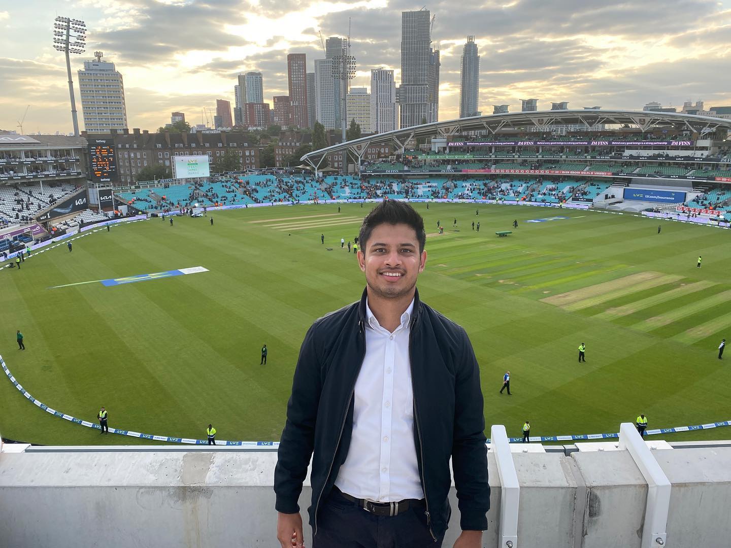 Canโt beat Test Cricket ๐ด๓ ง๓ ข๓ ฅ๓ ฎ๓ ง๓ ฟ vs ๐ฎ๐ณ
@englandcricket @indiancricketteam
***
#testcricket #testmatch #engvind #theoval #london #cricket #viratkohli #joeroot #englandcricket #indiacricket #teamsport #barmyarmy #bharatarmy #rivals #testseries #bleedblue #teamindia #ENGvIND #day1 #cricketlovers #cricketfans #sport #gameday #redball #batsman #bowler #fielder #instacricket