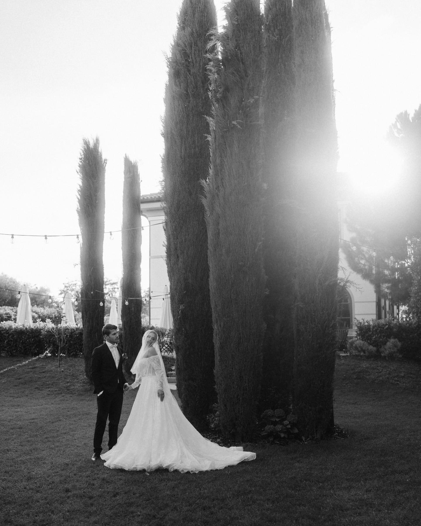 Dreaming of a wedding in Tuscany surrounded by endless cypress trees, rolling vineyards and the golden glow of a Tuscan sunset?
La Cerise Weddings designs and plans refined destination weddings in some of Europe’s most beautiful places intentionally.
Let’s begin planning your Italian wedding together, with me by your side as your destination wedding planner in italy.
#weddingplanneritaly #destinationweddingplanner #destinationweddingplannertuscany #destinationweddingplanneritaly #hochzeitsplaneritalien
Weddingplanner: @laceriseweddings
Location: @weingut_mussler
Photo: @isabelschary_photography
Video: @julieweddings_fotofilm
Flowers: @by.marys.concept
Rentals: @weds4rent
Styling: @sabis_haar_kreationen
Dress: @atelierambodensee
Suits: @mode_burkhard
Rings: @findekleedasschmuckhaus
Jewelery: @dalou_jewelry
Content Creation & Stationary: @grafikm_
Speaker: @stefan.kramberg.speaks
Couple: @miraandbasti