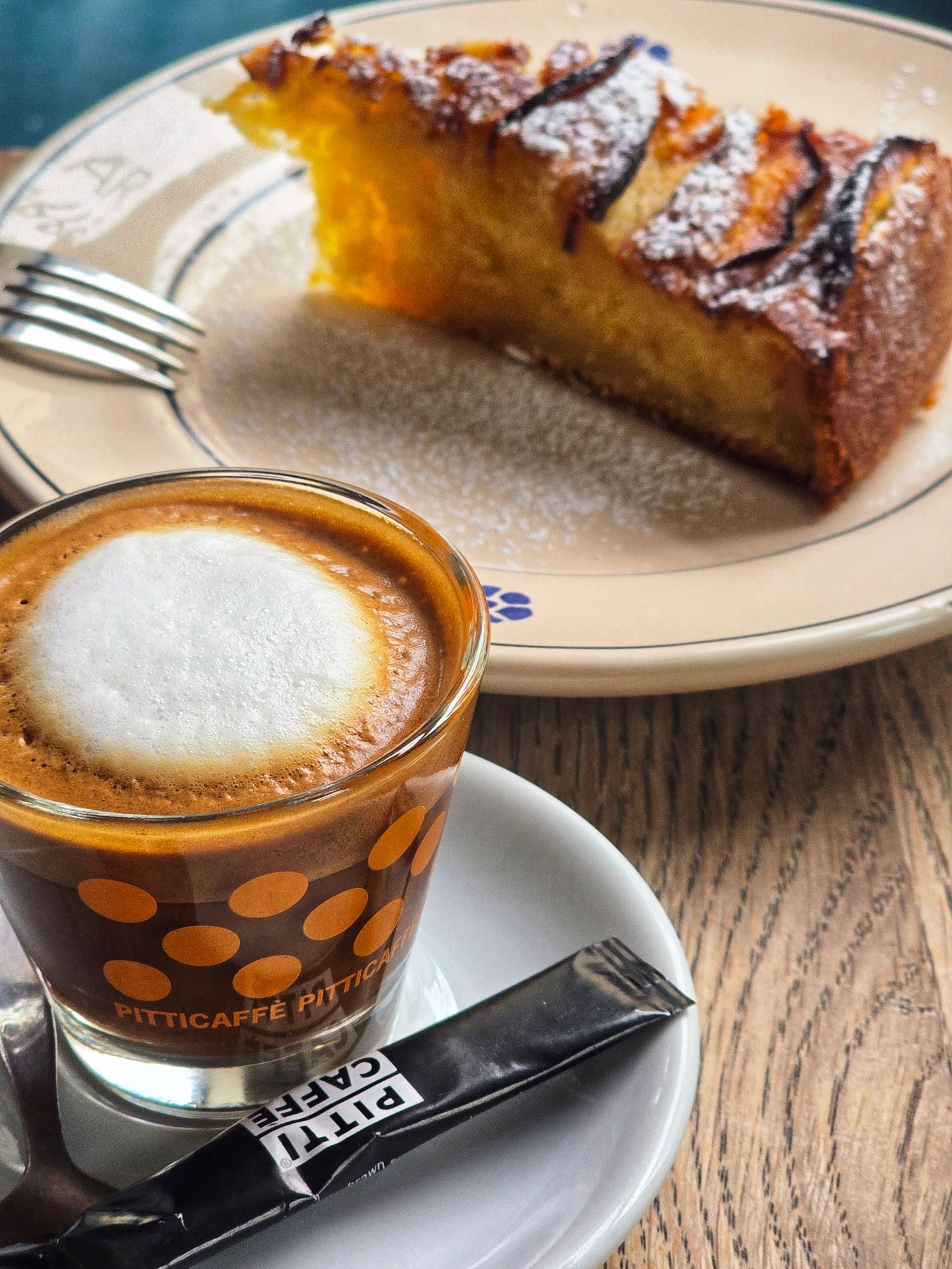 Una fetta di torta di mele🍎 appena sfornata e un buon caffè.☕️
Le cose semplici che sanno di casa.❤️
#coffee #cake #cappuccino #italian #foodie