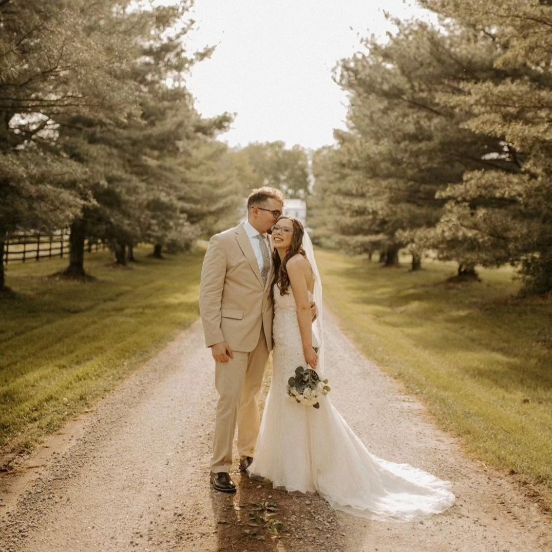 Happy 1 year anniversary Alex & Nicole! Your day was an absolute dream and we are so so happy for you.
As we gear up for another year of celebrations we are reminded of how our past couples & their vendor teams who served them paved way for where we are now as a new(er) venue.
Continually grateful for all who have been a part of this journey with us.
Photography by: @briannapurvisphoto
Makeup: @prettyasapeachmakeup
Catering: @cincinnaticatering
@nicole_ggrant @alexander_the_grant