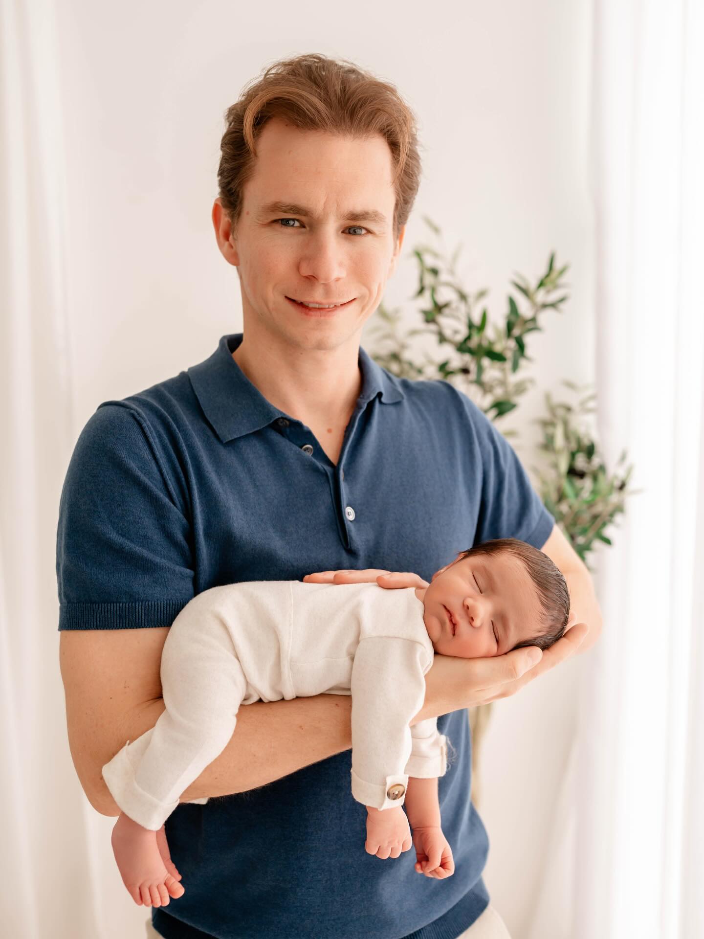 Sometimes parents worry about how it’s going to be with older siblings when the little one is still so young. Please don’t worry 🤍 If you book at least a 2-hour session, we’ll have plenty of time to let things unfold naturally.
There’s no need to expect perfect poses or for everyone to follow instructions. The best moments happen when it’s playful, relaxed, and real ✨
We’ll take our time, let the kids be themselves, and that’s when the magic happens 🤍🤍🤍.
.
#newbornphotography #newbornphotographer #parentlove #simplemoments #newbornmagic.
.
.
.
Newborn & Maternity and Family Photographer in Zürich area | Ksenia Photography
.
.
Neugeborenen-, Schwangerschafts- und Familienfotografin im Raum Zürich | Ksenia Photography