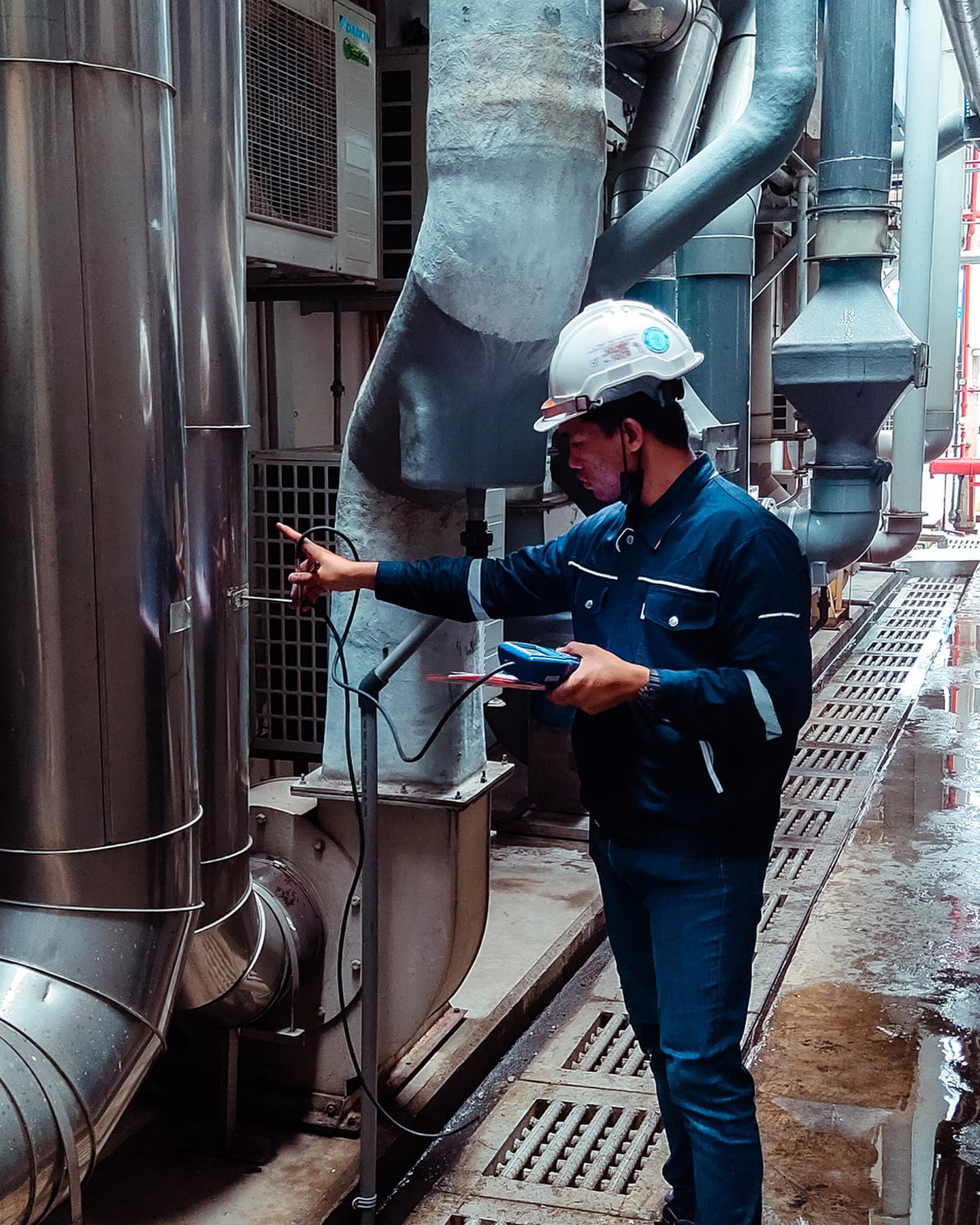 LEV Inspection at Toray Plastic (M) Sdn Bhd
#levtechsbmalaysia #ventilationarchitect #lev #localexhaustventilation #ventilation #ventilationsystem #levtesting #fumehood #fumecupboard #ductlessfumehood #ducting #ductingsystem #fume #fumeextractor #armhood #canopyhood #laboratory #emergencyshower #scrubber #centrifugal #dustcollector www.levtechsb.com