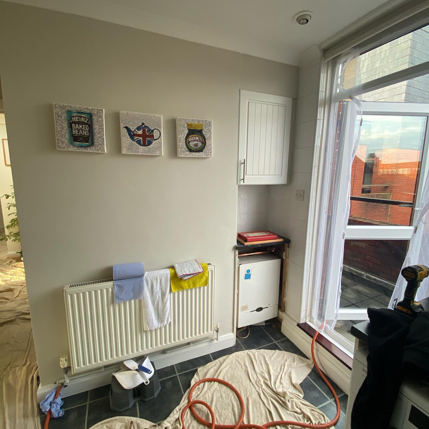 Openvented system swap to combi boiler (Worcester of course) to provide more space in the customers bathroom so they can move the washing machine and dryer in the airing cupboard.
First time that I’ve seen a hot and cold water storage tank like that was slightly worried it might of contained asbestos Environtec were on hand to do a sample just in case, can never be too careful.
The team worked very hard to get this one turned around in just two days 👏🏽
#plumber #plumberlife #localplumber #plumbingrepair #plumbingcontractor #plumbersofinstagram #windsor l#maidenhead #berkshire #gassafe #worcesterbosch #2000combi