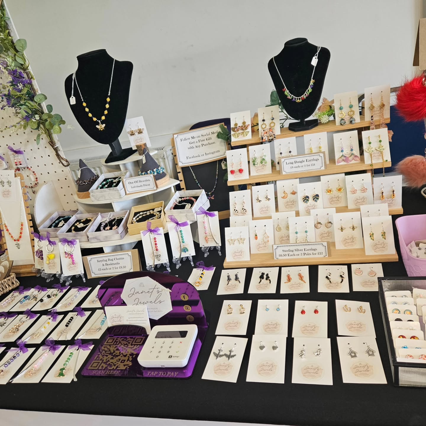 Stall ready at Woburn Village Hall for CCC Craftfairs craft fair..
Here until 4pm 💜