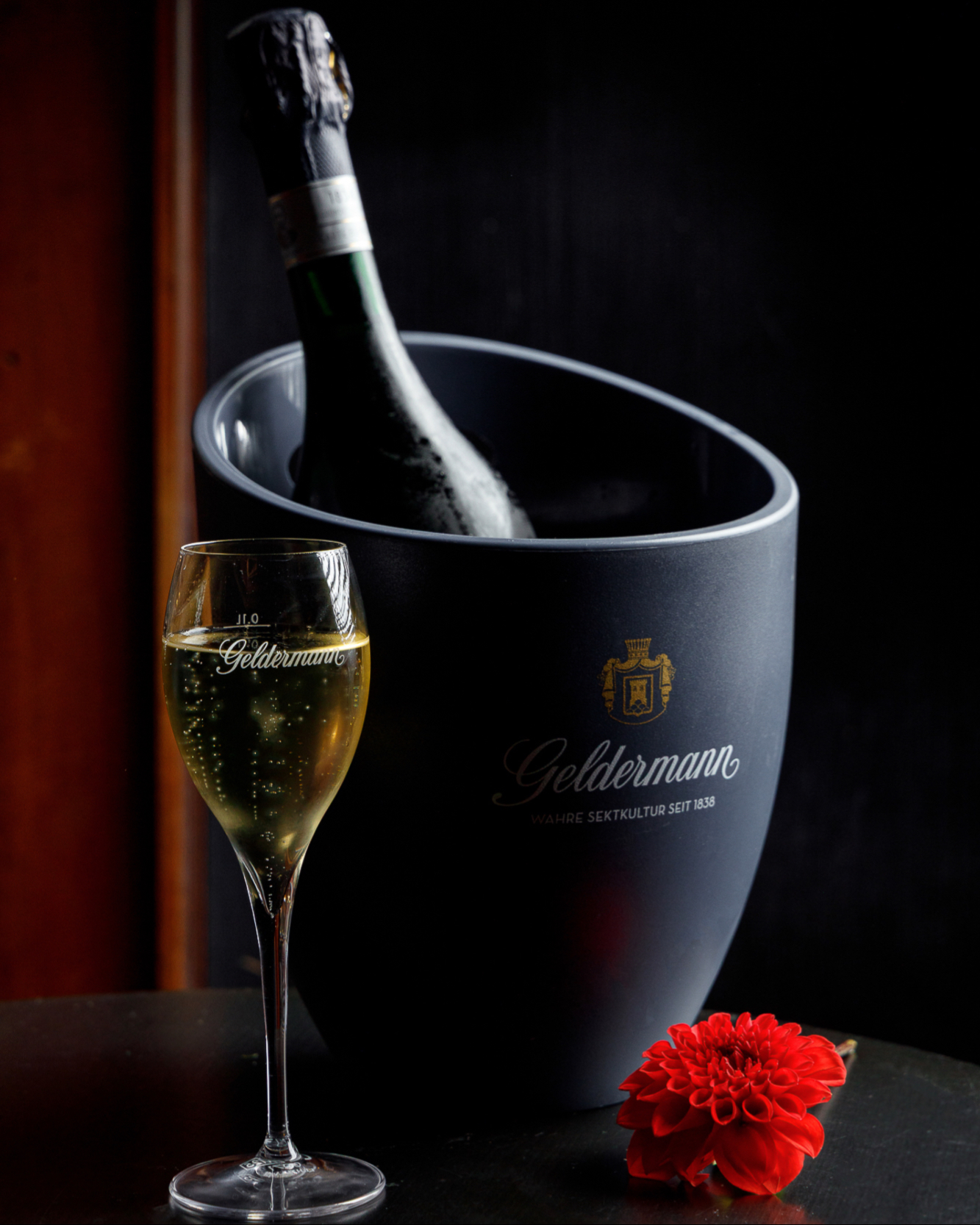 ✨Seit 50 Jahren ist das Ludwigs ein Ort für Begegnungen.
Für Abende, die bleiben. Für Momente, die man teilt.
Am 21.03. feiern wir unser 50-jähriges Jubiläum
und stoßen genau darauf an.
Mit einem Glas Geldermann Sekt.
Kühl serviert, stilvoll und einfach passend zu diesem Anlass.
Auf 50 Jahre Ludwigs – und viele weitere. 🍾
#ludwigskarlsruhe #50jahreludwigs #karlsruhegenießt #geldermann #sektkultur #cheerstothat #momenteimludwigs