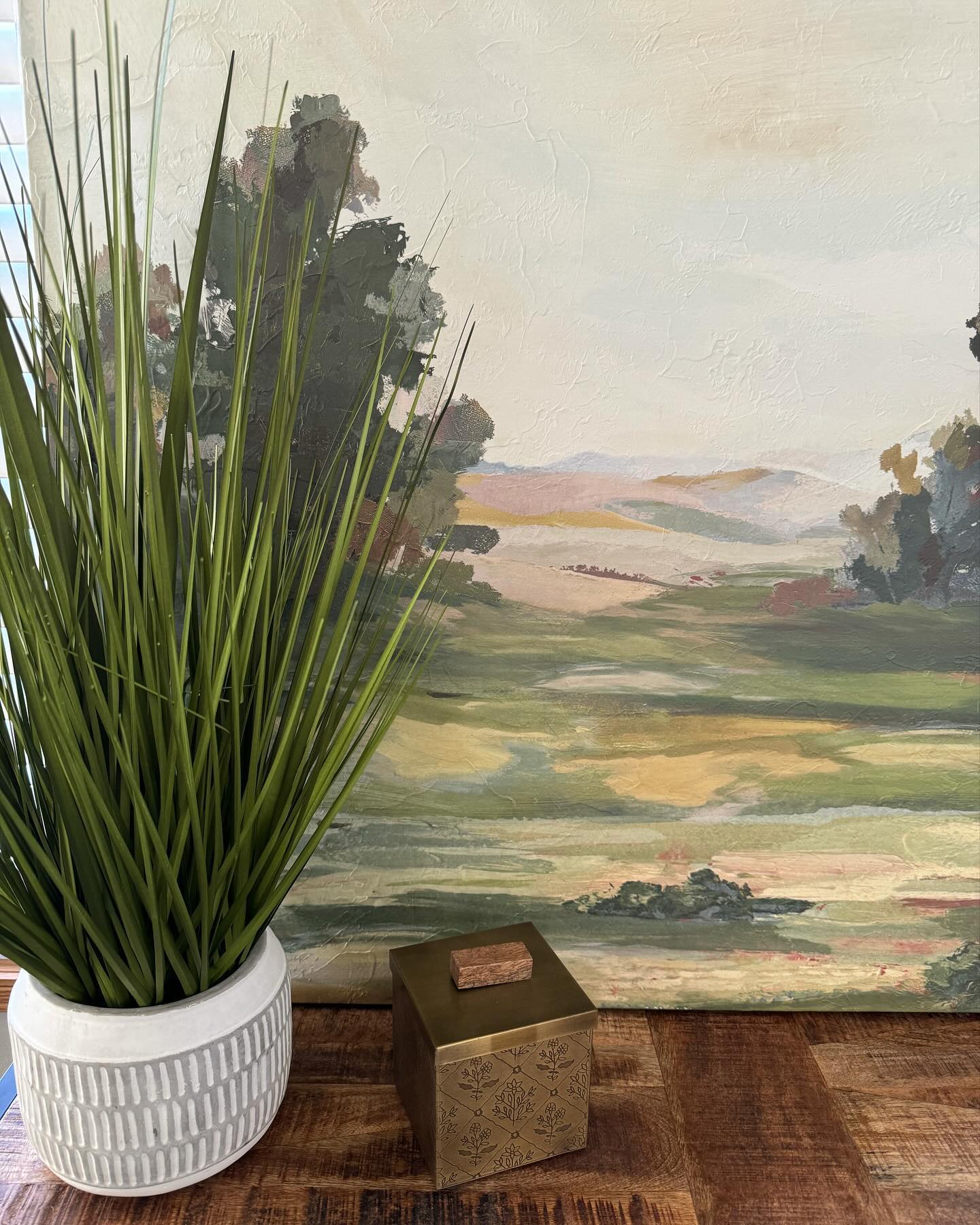 Always glad to support our home builders! Installed this temporary sales trailer today while Houston Homes is awaiting the construction of their new model home in a few months at Riverdale🔨🏡