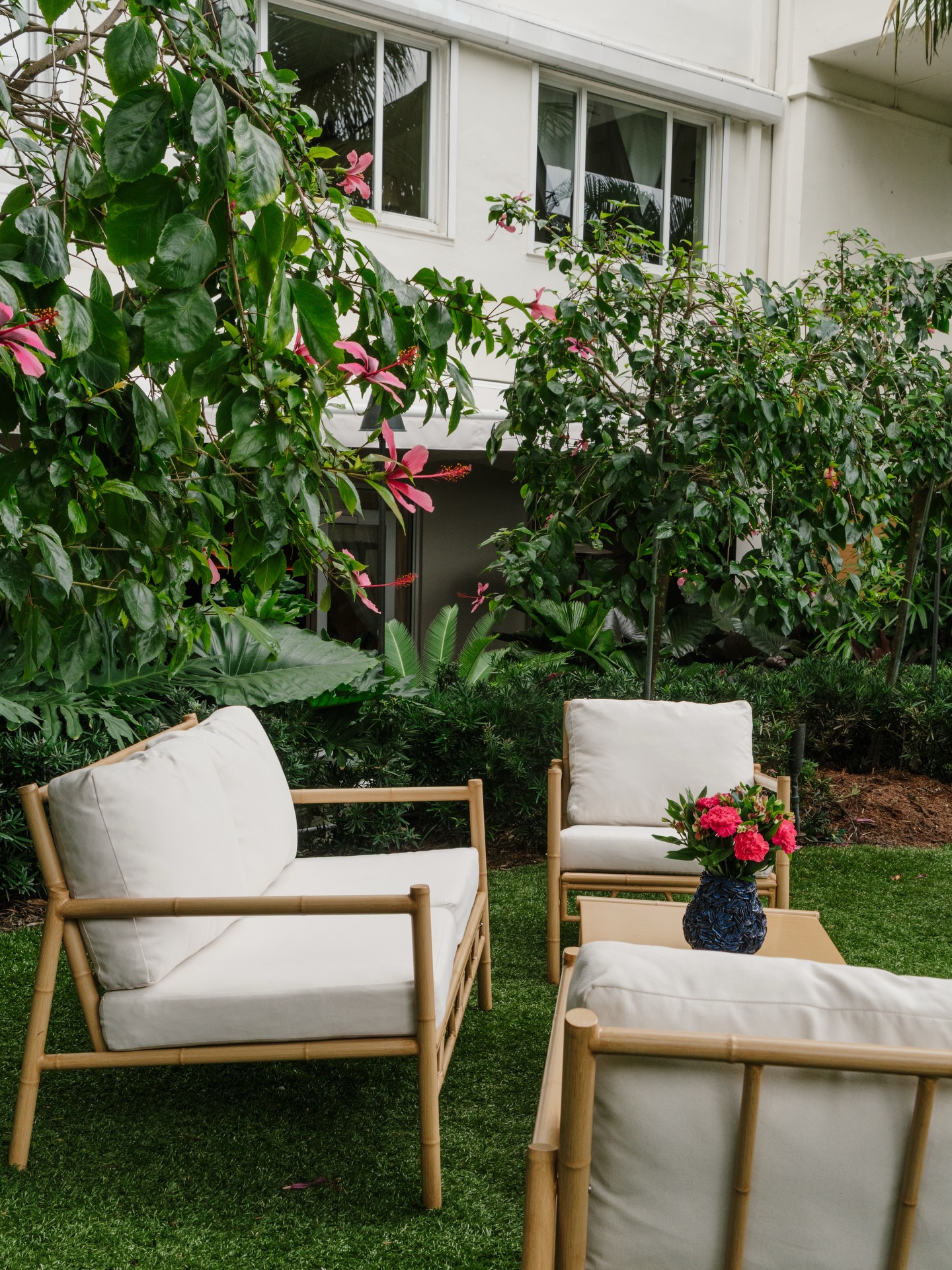 A hidden garden, a quiet moment, a beautiful season in Florida.
At Salute Ristorante, elegance extends beyond the table. Surrounded by lush greenery and soft coastal air, our garden invites you to slow down, sip, and savor the beauty of the season.
Whether before dinner or after, it’s a place where conversations linger and moments feel effortlessly refined.
•••
#saluteristorante #palmbeachelegance #gardenmoments #floridaseason #palmabeach