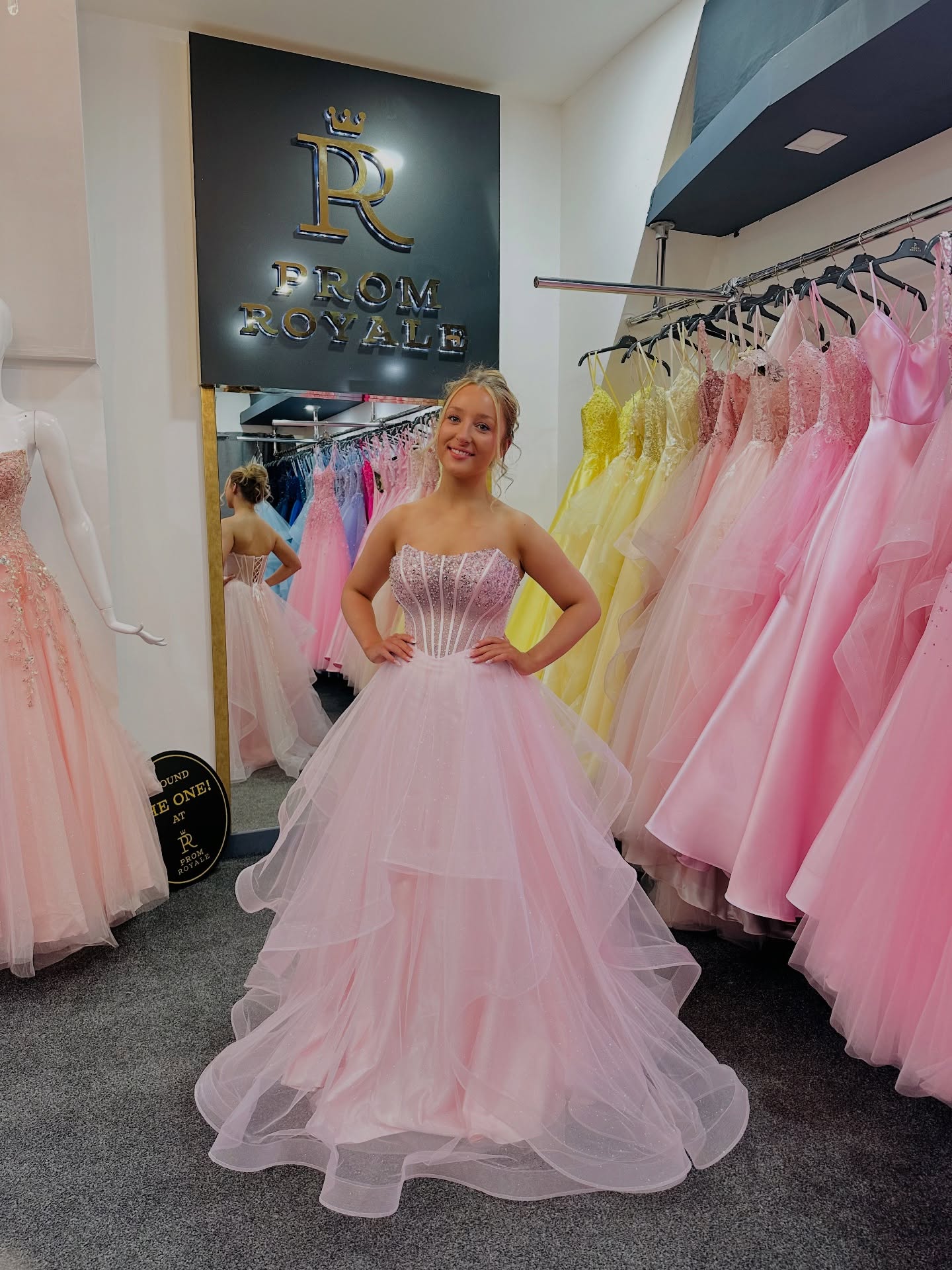 🌸FAYE - New arrival alert🌸
✨ Prom Perfection ✨
New arrival and already stealing hearts. The ultimate blend of sparkle, elegance, and fairytale glam.
Available in blush pink, midnight
For appointments: www.promroyale.co.uk
Call 📞 01412377273
#bearsdenacademy #springburnacademy #allsaintssecondaryschool #promroyaleglasgow #parkmainshighschool
