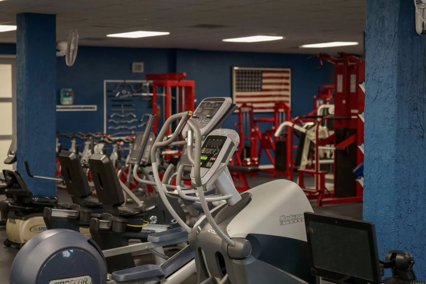 New Week, New Wins!
There’s no better day to hit the reset button than Monday. You’ve had the weekend to recharge, and now it’s time to channel that energy into your goals.
At Healthy Balance, we believe that success isn’t about being perfect—it’s about being consistent. Whether it’s a heavy lift or a quick cardio session, showing up is half the battle.
Why Monday Matters:
Fresh Perspective: Use that post-weekend clarity to set your intentions.
Momentum: Winning on Monday sets the tone for the next six days.
Accountability: Recommit to the "why" behind your fitness journey.
"Consistency is what transforms average into excellence."
Let’s get a sweat in and make things happen today. We’ll see you at the gym!
#HealthyBalance #MondayMotivation #ConsistencyIsKey #FreshStart #GymLife