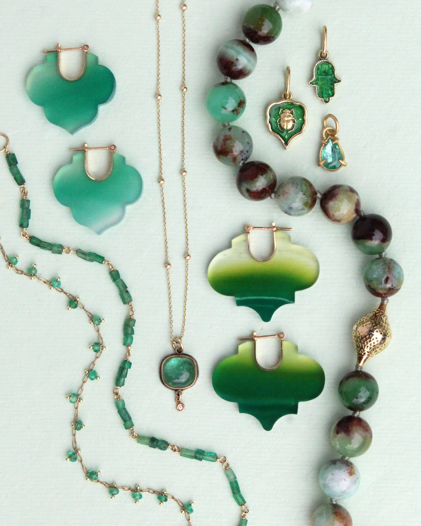 ✨🍀 We’re feeling green today! 🍀✨ The perfect pinch of color for all your St. Patty’s day shenanigans 🥰
#jotd #stpatricksday☘️ #greenjewelry #womenowned #shopsmall