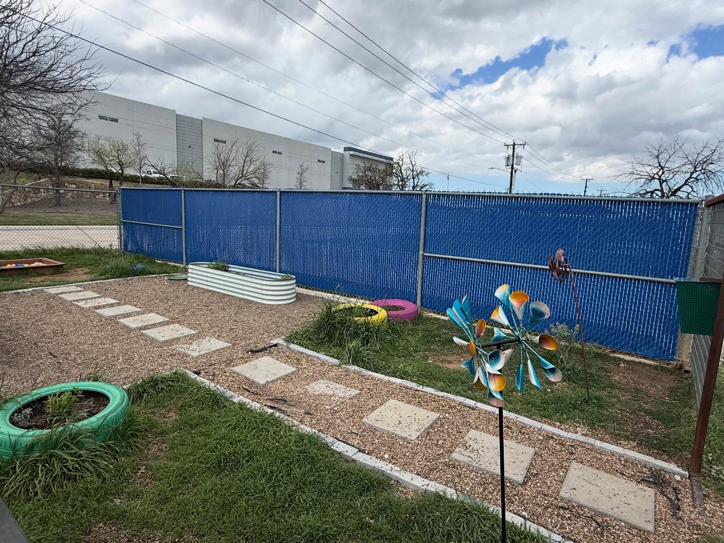 We’re so excited to share one of our latest projects at Fort Worth Animal Care & Control!
We purchased blue privacy slats for the chain-link fencing around the sensory garden, and with the help of some amazing @texaschristianuniversity volunteers, they’re officially installed. The goal was simple but meaningful — reduce the external visual stimuli that can overwhelm dogs in the garden, creating a calmer, more therapeutic space where they can truly decompress.
With thousands of dogs coming through the shelter every year, this upgrade will make a real difference in their daily quality of life. We’re proud to invest in the little things that make a big impact for these deserving pups thanks to YOUR donations! We appreciate your continued support.
