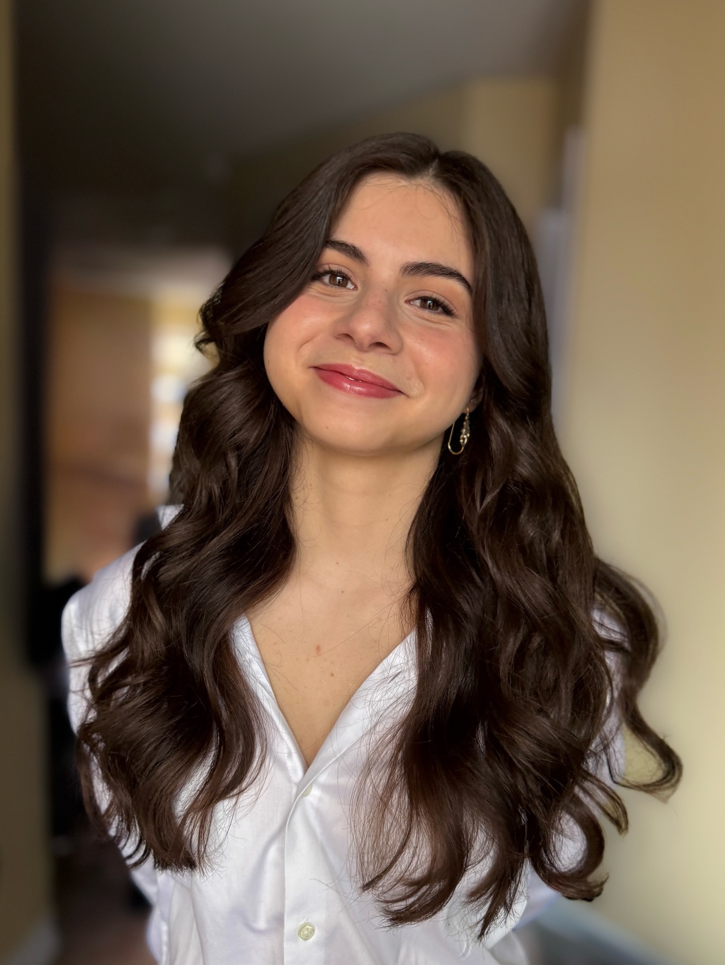 You see that hair? Those cheeks?? That, my friends, is the fountain of youth 👶🏻
When your 17yo baby cousin asks you to do her hair and makeup for grad photos, you do her hair and makeup for grad photos 📸
I felt personally attacked by the amount of collagen in her skin, but hearing “It looks like I have a filter on in real life” made it all worth it 💕