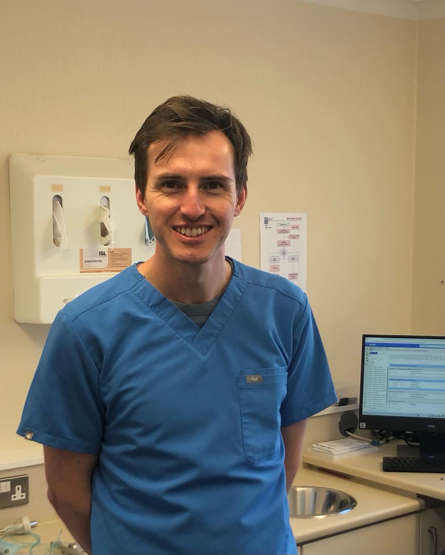 A trip to the homeland to congratulate Jez Hewitt and Claire Curran on the acquisition of Carryduff Dental Practice. Looking forward to seeing the refurb, and rebrand to Hewitt Curran Dental. Onwards and upwards! #thinqviser #businessfinance #dentistryuk #dentistryni #financialplanning #financialcoach