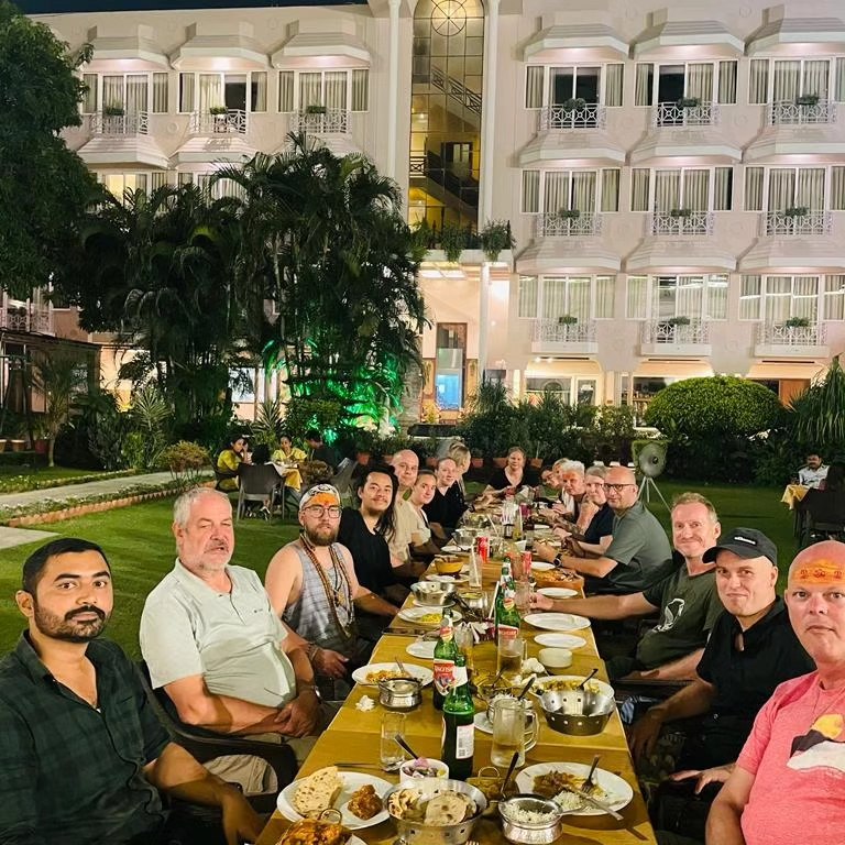 Dining in the garden
@cantonroyale