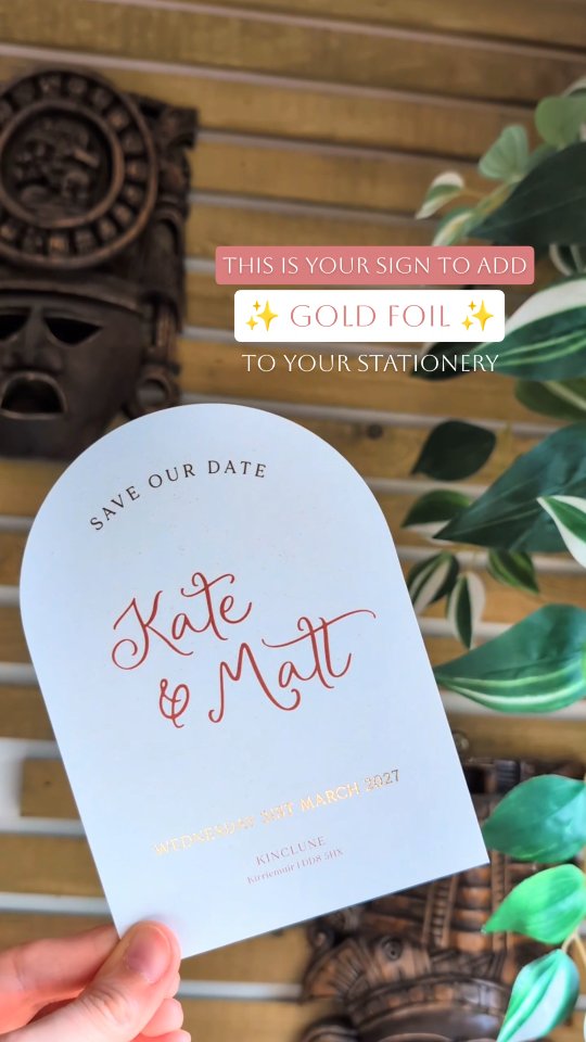 The addition you didn't know you needed ✨
Adding Foiling INSTANTLY makes your Stationery look high end and luxurious! 😍
SAVE so you can remember to add this to yours 💌💫
.
.
.
#GoldFoil #weddingstationeryinspo #weddingstationeryuk #weddingdetail #luxuryweddingstationery