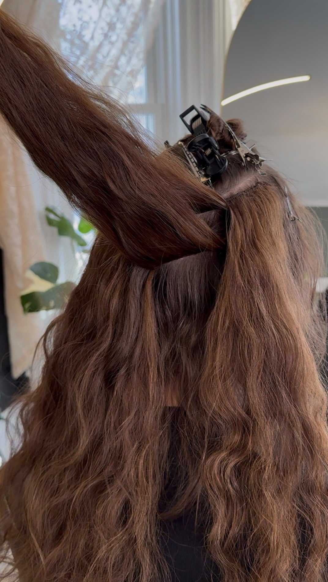 A look underneath a sewn-in weft installation.
Clean sectioning and a secure foundation allow extensions to sit comfortably and move naturally with the hair above them.
The details matter.
Interested in extensions? All new extension guests begin with an in-person consultation.
📍The Mirror Room — Bangor, Maine
Sewn-In Weft & Keratin Bond Extensions