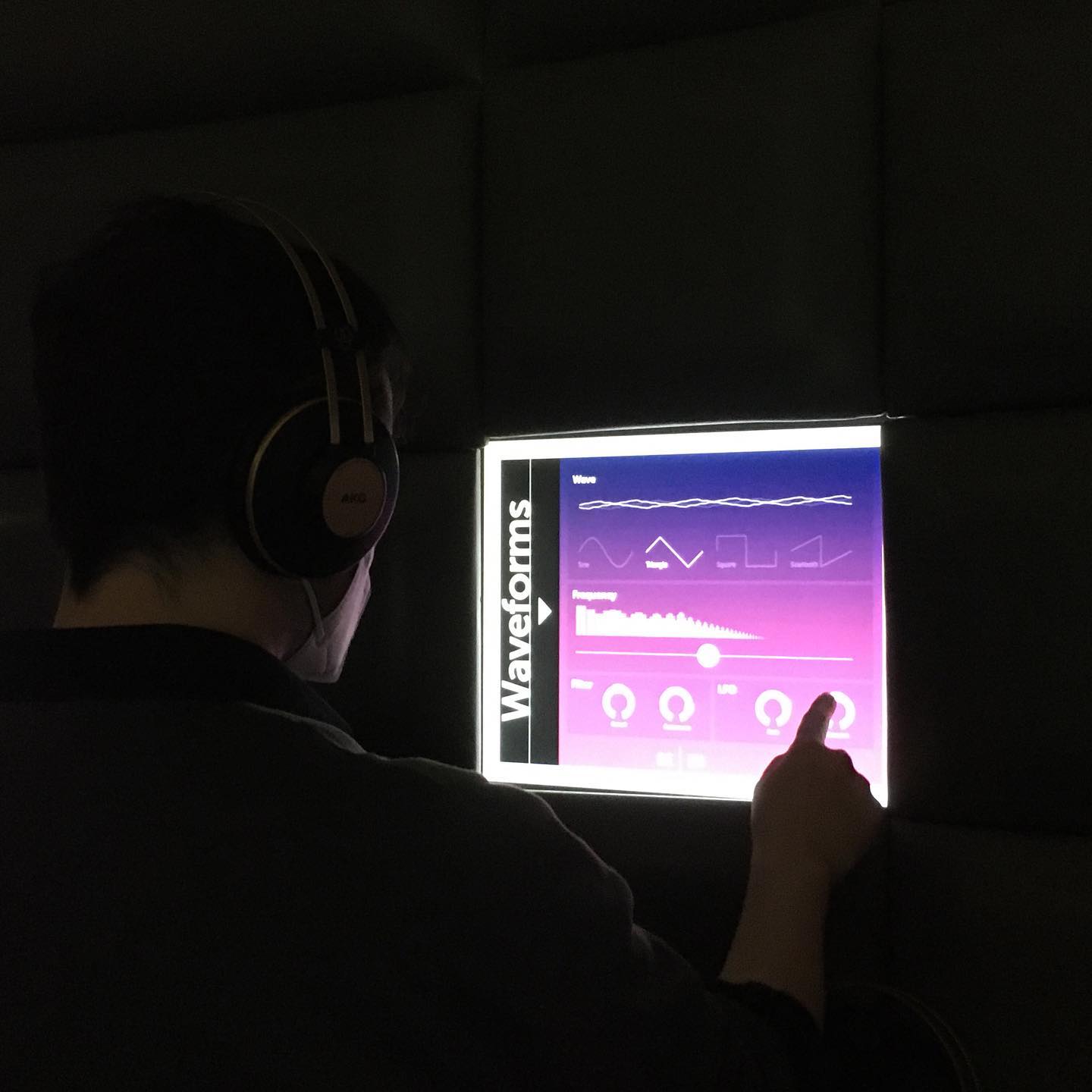 Wasn’t expecting this when I visited the @musikhauswien!
Amazing area dedicated to sound, with interactive exercises including how foetuses perceive sound!
#gameaudio #vienna #musikhauswien #sounddesign