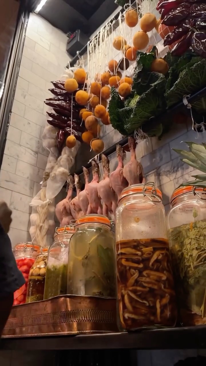 #begindthescenes #acesfoodcraft #fitstovia