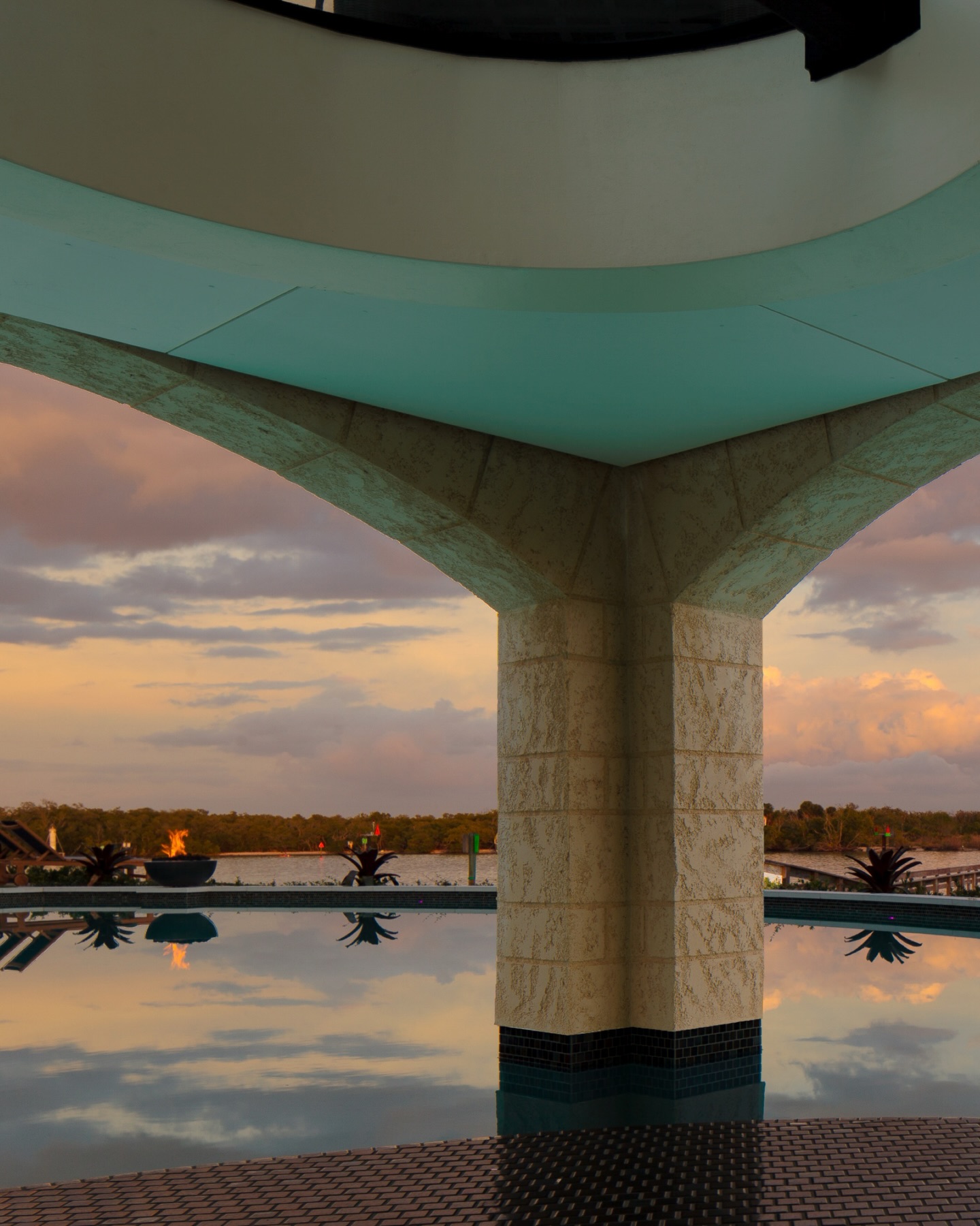Where architecture disappears and the experience takes over.
We don’t just design spaces. We choreograph what you see, how you move, and how you feel the second you step into it. A framed horizon, still water catching the sky, fire flickering just enough to slow the moment down.
This is the balance we’re always chasing. Structure and softness. Intention and ease. Spaces that don’t ask for attention but quietly hold it.
#LuxuryOutdoorLiving #FramedViews #CoastalDesign #NaplesLuxury #FloridaLiving