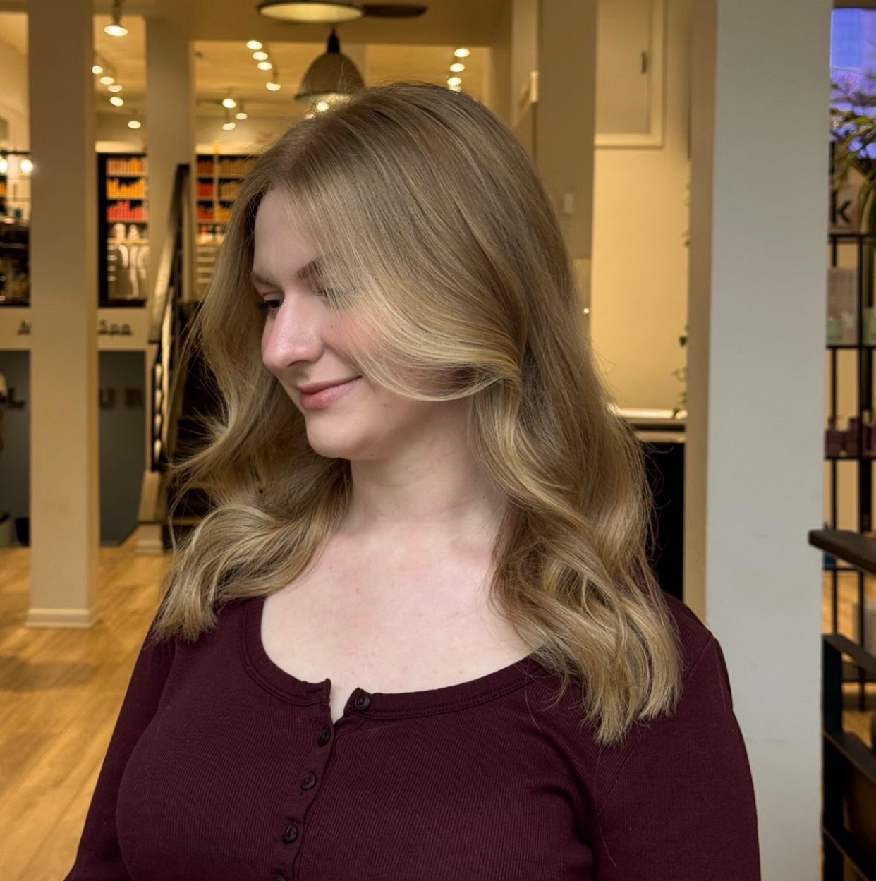 Need a little pick me up? We know just the thing to brighten your day ✨
Get pampered and book a Highlight with one of our stylists! Schedule by using the link in our bio or call the salon and one of our receptionists will be able to help you out
Stylist @hairby.angelaloy
Color achieved with @wellahairusa
#robertjeffreylakeview #robertjeffreysalon #lakevieweastsalon #lincolnparksalons #roscoevillagesalon
Lakeview Salon | Sustainable Salon | Eco Friendly Salon