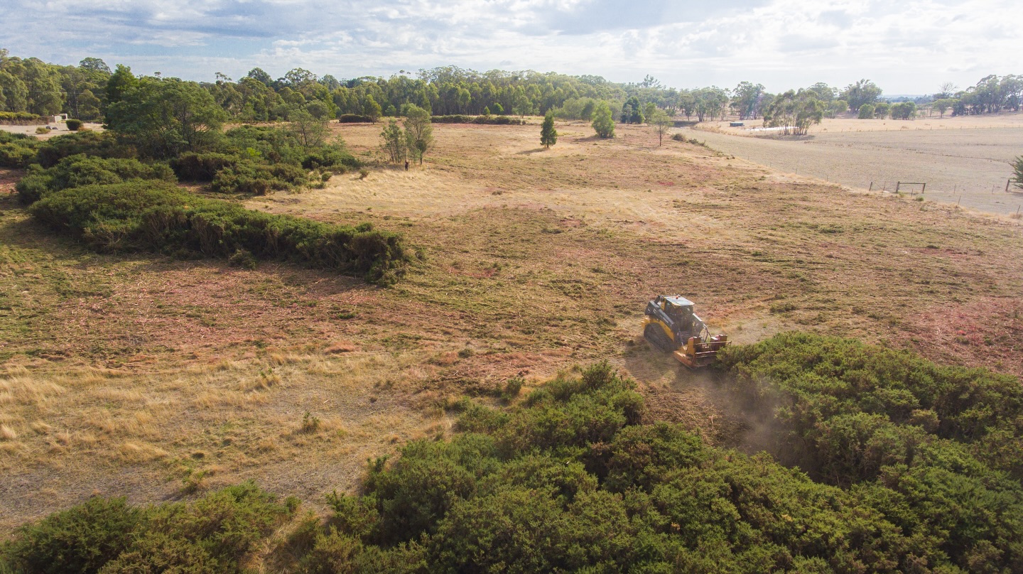 The Eco Blade isn’t just a tool - it’s how landowners reclaim acres lost to years of neglect. Gorse, blackberry and broom don’t just look bad—they take up usable space, block access, and devalue land. We help fix that.
Contact Paul via messenger or the MVC website for a free quote.
https://www.mvcontracting.com.au/