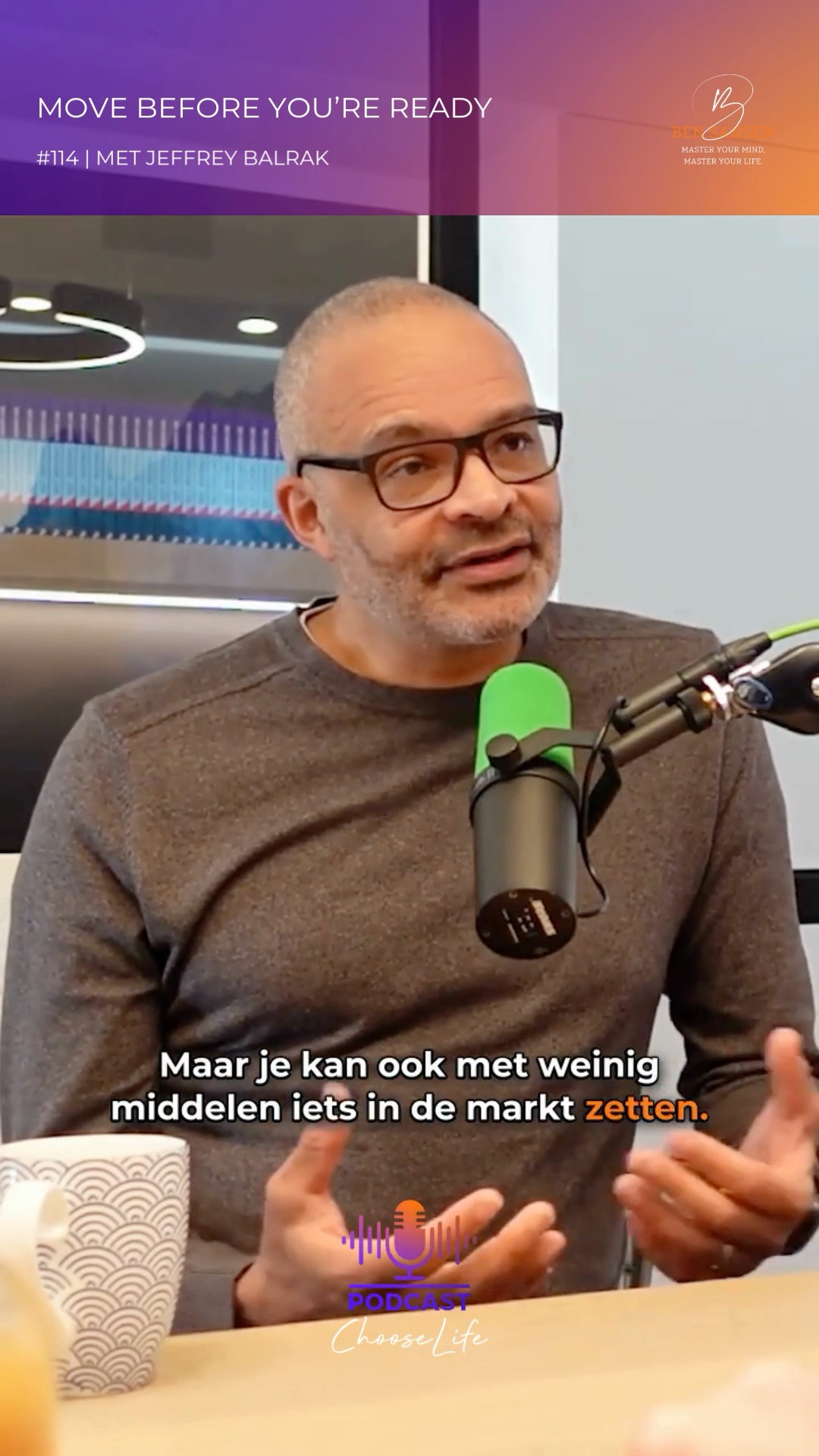 Experimenteren in de keuken, flessen van IKEA en een zelfgedrukt label. Zo ging Jeffery (@dzjingmoments) de markt op met zijn grote droom DZJiNG. Daarmee doorprikt hij de mythe dat je 10K of 100K nodig hebt om als ondernemer te kunnen starten. Laat je passie het verhaal voortstuwen en groei stap voor stap. De middelen volgen vanzelf.
Luister nu zijn inspirerend ondernemersverhaal in Choose Life #114.
#MoveBeforeYoureReady #Ondernemen #Leiderschap #Persoonlijkegroei