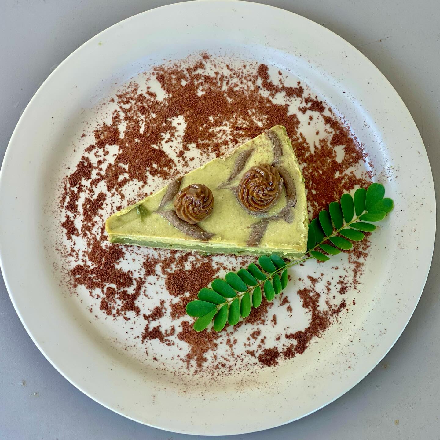 We have a rule at GLO....if you stay with us on your birthday week, you get a birthday cake!! 😂😋🥳
Happy birthday to sweet Jenene and sweet Lisa!!
Jenene's cake was a matcha avocado cake with oatmeal cookie crust! 🍰
Lisa's cake was a chocolate peanut butter cream cake with cacao crust! 🍰
#naturallysweet
#glutenfreemenu
#guiltfreedesserts
#proteindesserts
#healthcafe