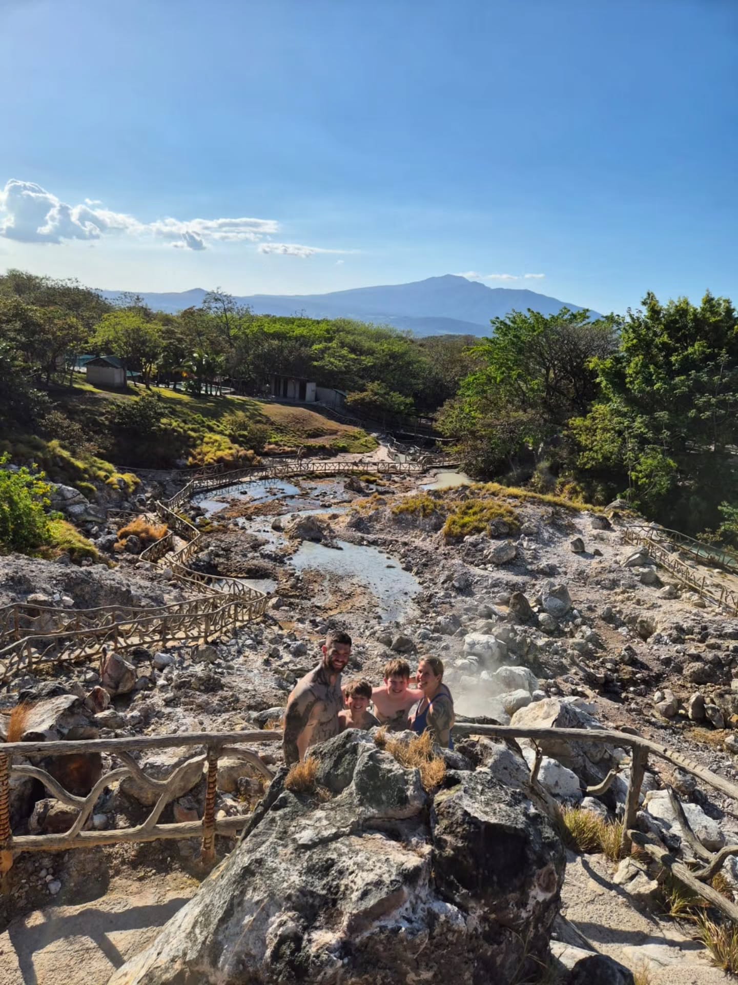 We had a great day yesterday at the volcano!
Come with me!
#costarica #VolcanoTour #familyvacation❤️