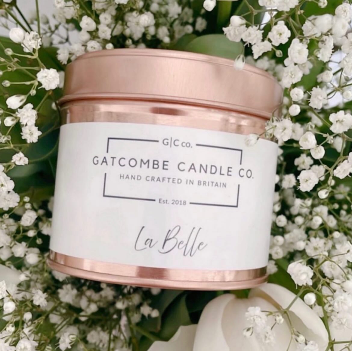 Our most popular scent recently has been ‘La Belle’ meaning ‘the beautiful one’ and suitable for every occasion, have you tried it yet?
It’s a lovely scent of Iris Pallida, Jasmine Sambac, Orange Blossom and Patchouli Essence 🤍
Have a lovely day 🤍
#flowers #rose #style #gift #pretty
Photo credit @the_pearson_home 🤍