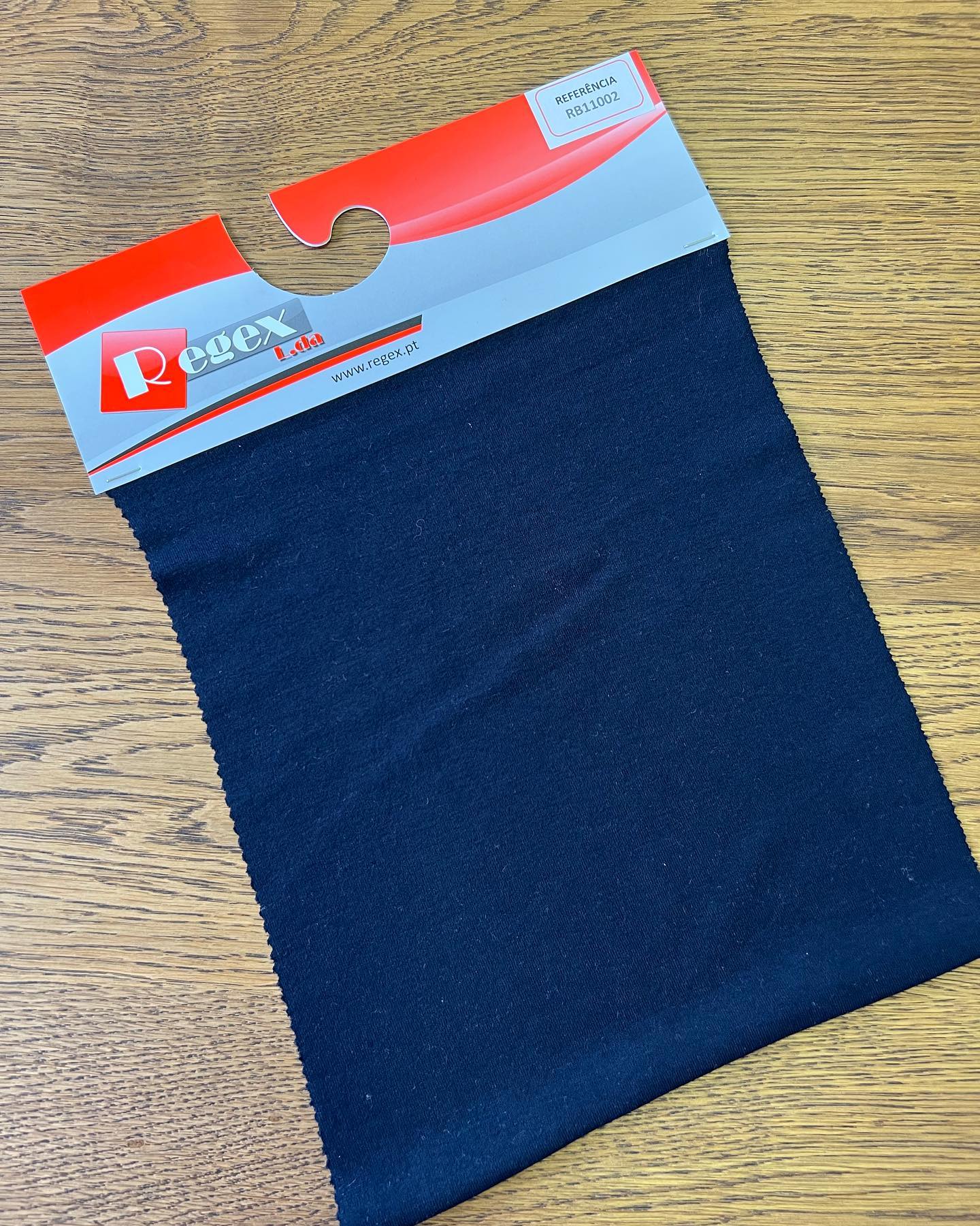 New Fabric
Ref: RB11002
Rib 1x1 90% CV Ecovero 10% EA
Weight: 250 Grm
Width: 150 Cm
#newfabric #fabric #malhas #rib #ribfabric #viscoseecovero #viscose #fabricstore #ss23