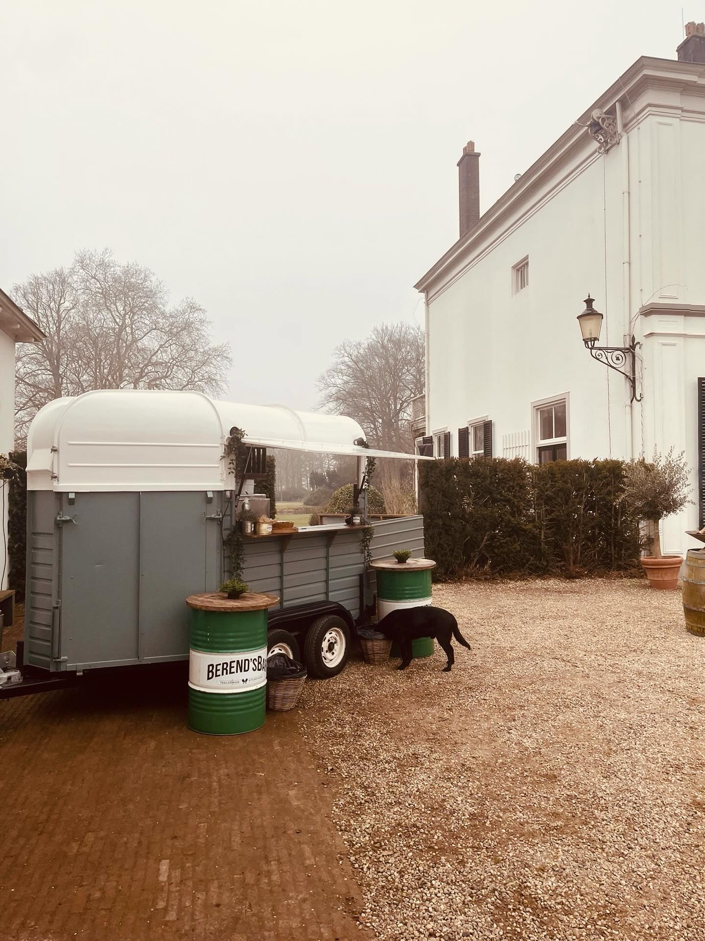 De Bolton Bos Dag 2026! 🌳
De Bolton Bos Dag is een jaarlijks initiatief van Bolton | Ontwikkeling & Bouw waarbij medewerkers en hun families samen bomen 🌳🌳planten in Heino. Dit evenement draagt bij aan duurzaam bosherstel. Wij waren erbij voor een hapje en drankje, op het prachtige Landgoed ‘t Rozendael 🥂🌮!