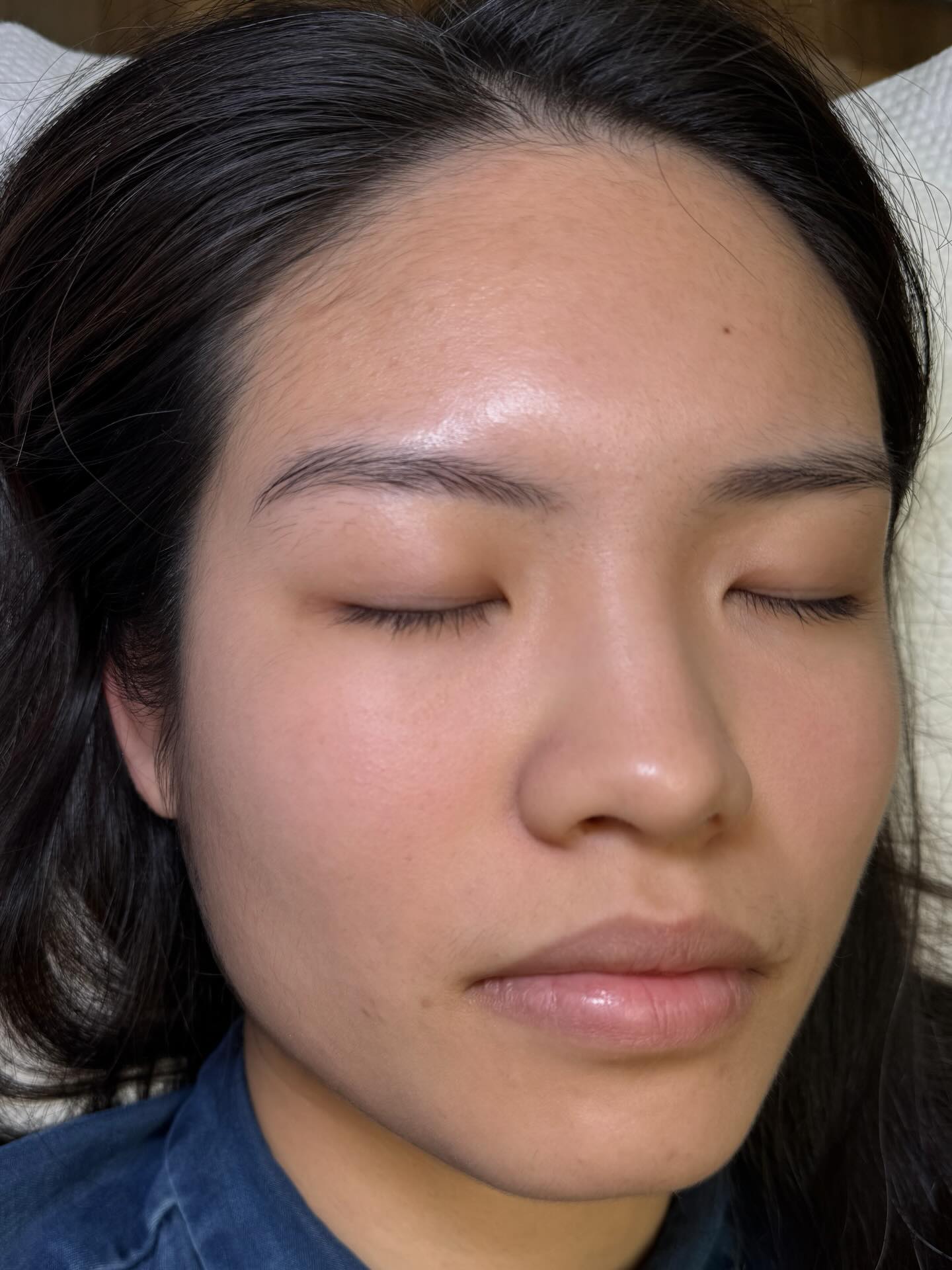 BROW 101, my newest service added in 2025 has quickly become the most popular menu item in both Austin and Nashville.
What is it? It’s where all NEW clients start and existing clients can book when they need a little refresher or extra help because we have an hour together to go over:
1. How to measure.
2. How to properly tweeze & where to grow.
3. How to tint at home (when needed).
4. How to fill in and what products to use.
5. What services would be a good fit for the future.
Here, my new client Dominique was struggling with symmetry, density and overall finding her most flattering shape (not too flat or too arched). She already owned the perfect shades of brow pencil & pen, she just needed to learn the best way to apply them!
What do you think of her results?