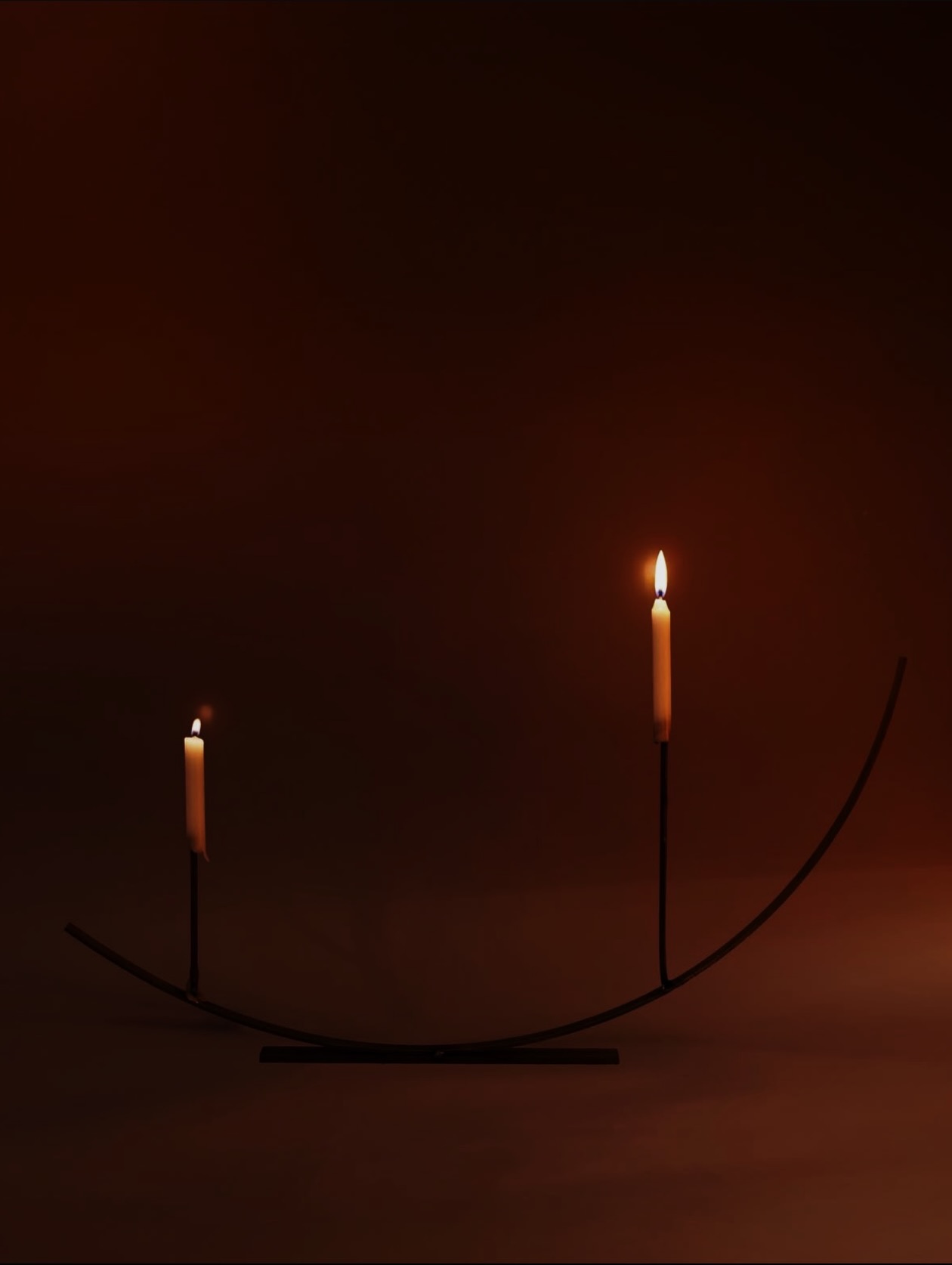 rose velvet.
our luxurious yet elegant. blackcurrant for the heavy spice as the top notes. red roses and jasmine as the heart before you hit the base notes with powdery musk and amber.