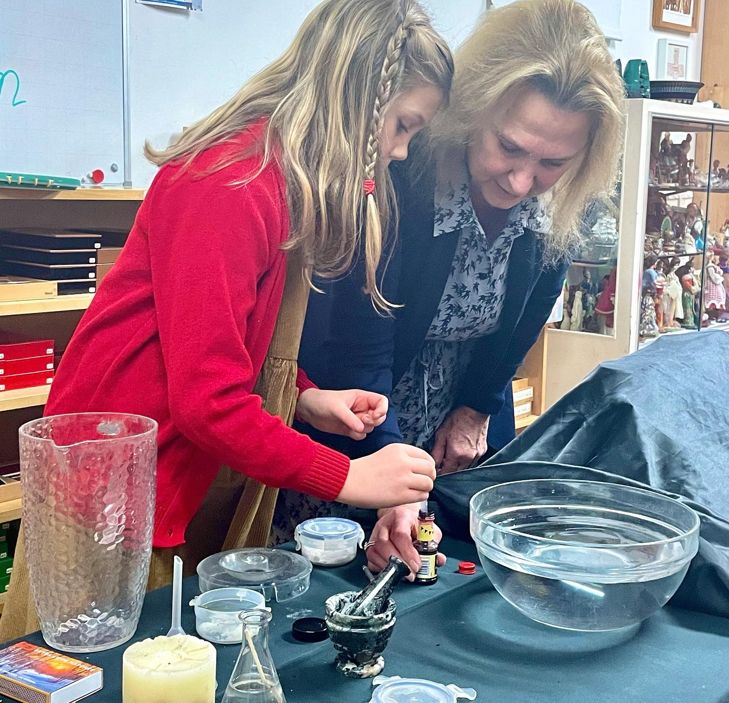 Upper Elementary loved helping me present the First Great Lesson to Lower Elementary and older nursery children….
#firstgreatlesson #montessorigreatlessons #montessorikingshill #montessoriwestmalling #montessorikent