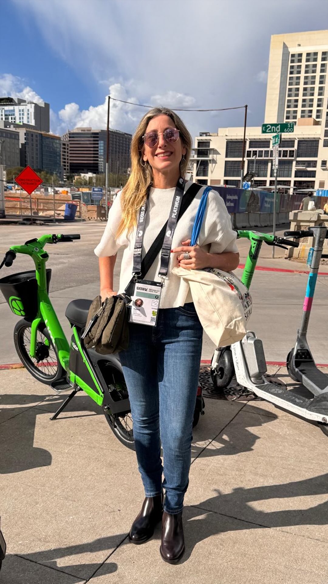 Hoje é dada a largada em um dos maiores festivais de tecnologia e inovação do mundo, o SXSW 2026! 🚀
Nos próximos dias, mergulharei neste verdadeiro laboratório de ideias, onde será discutido tudo aquilo que está mudando o mundo. Este ano, nos distanciamos daquele fascínio quase que hipnótico pelas máquinas e pela IA e nos questionamos:
O que tudo isso está fazendo com nós, seres humanos?
E se você quiser estar conectado comigo em tempo real, te convido para a comunidade gratuita “Futuro com Sabina Deweik”, onde compartilharei bastidores e insights quentinhos sobre as palestras.
Te espero por lá e bem-vindos a Austin! 😉
#SabinaDeweik #SXSW #AllTogetherNow