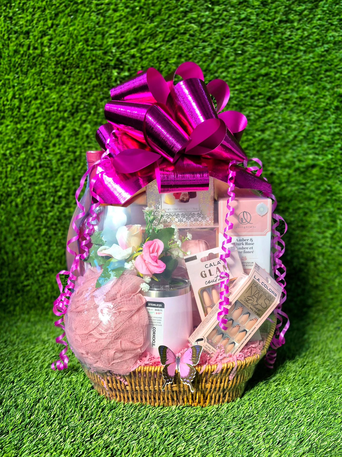 Take time out to show them you care, we can make a gift basket Tailored with them in mind.
#giftsjamaica #giftbasketsjamaica #giftbasketsja