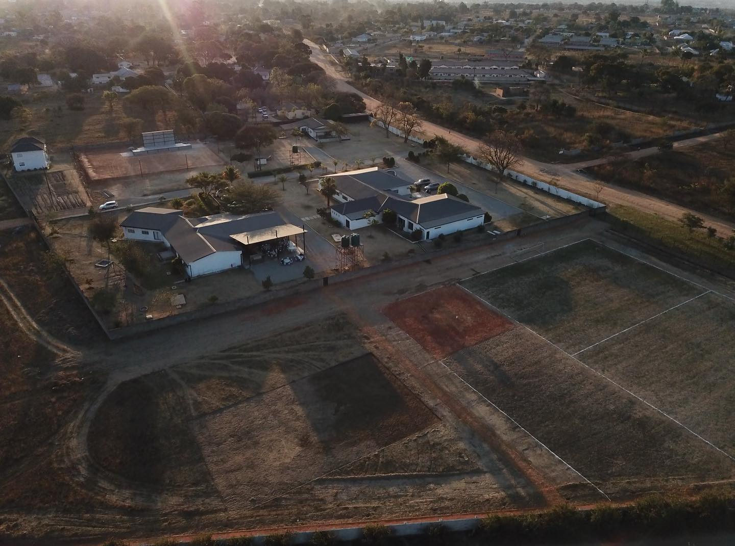 Swipe ⬅️ to see the location of our next court build in Zambia!
And stay tuned for more info on our newest partner, @poeticeintl 🇿🇲